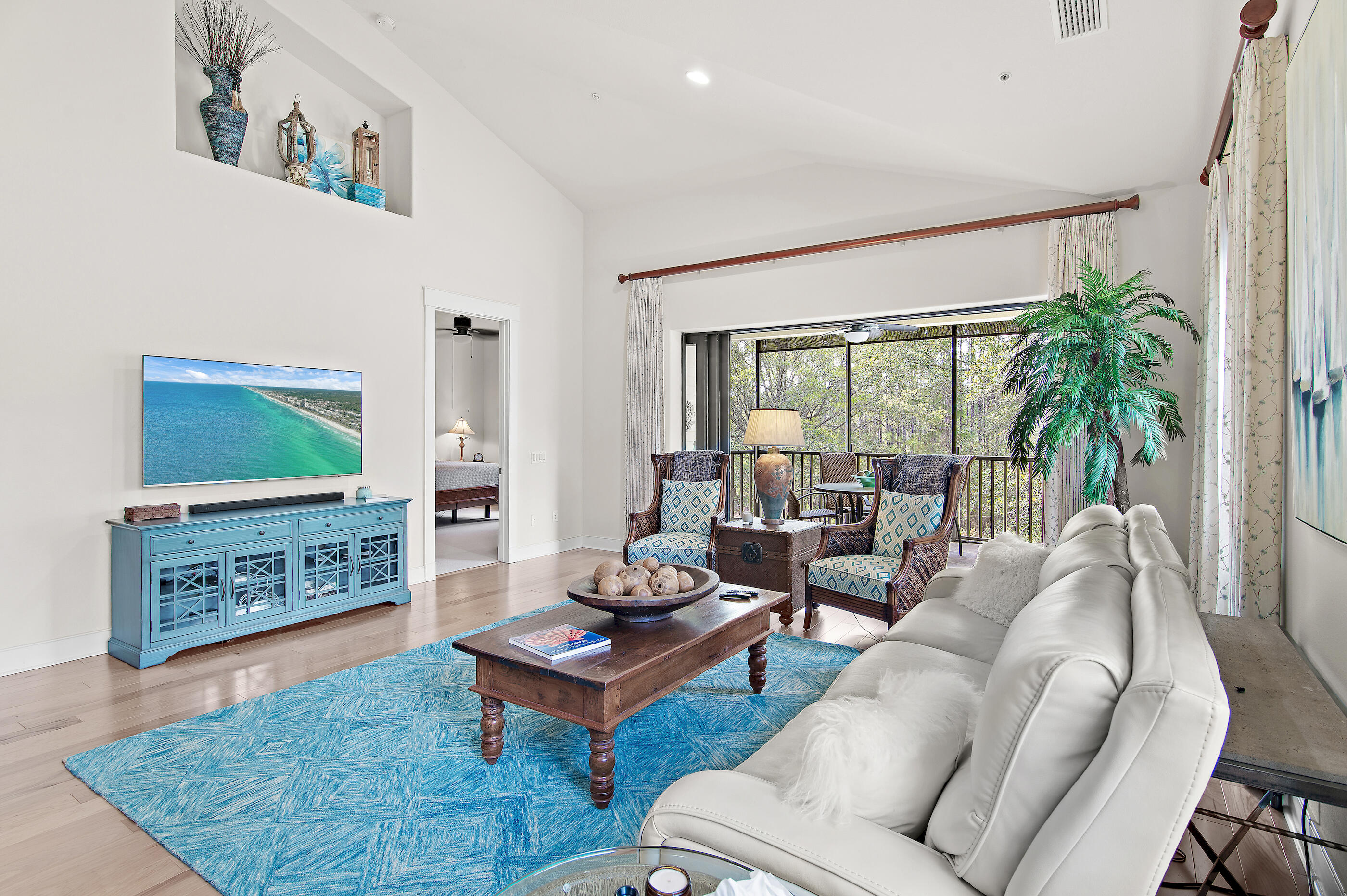 WILD HERON - CLUBSIDE II - Residential