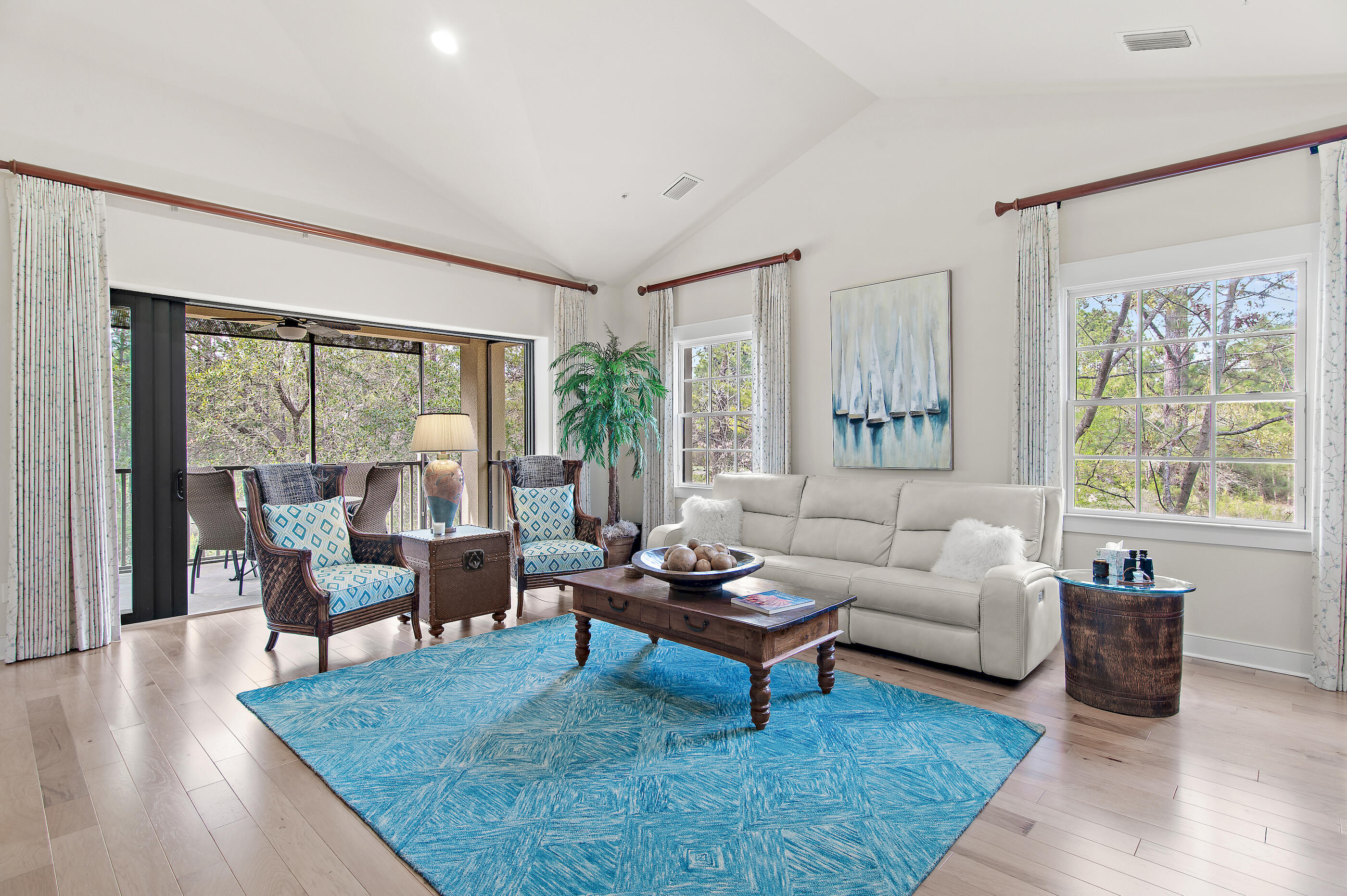 WILD HERON - CLUBSIDE II - Residential