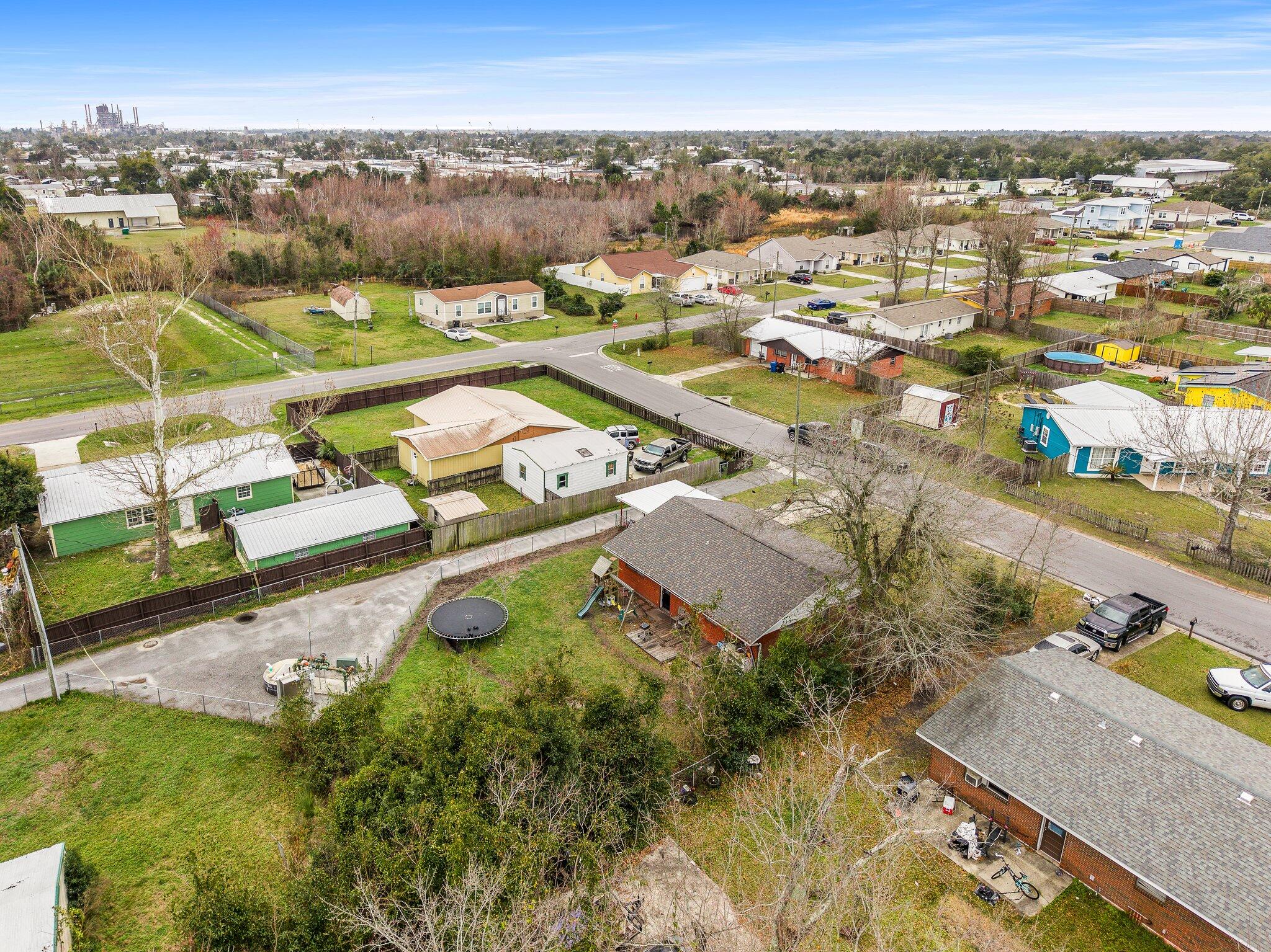 ROBINDALE - Residential