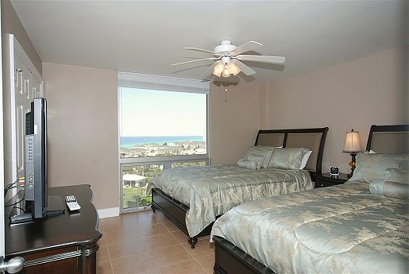 SHORELINE TOWERS 3 - Residential