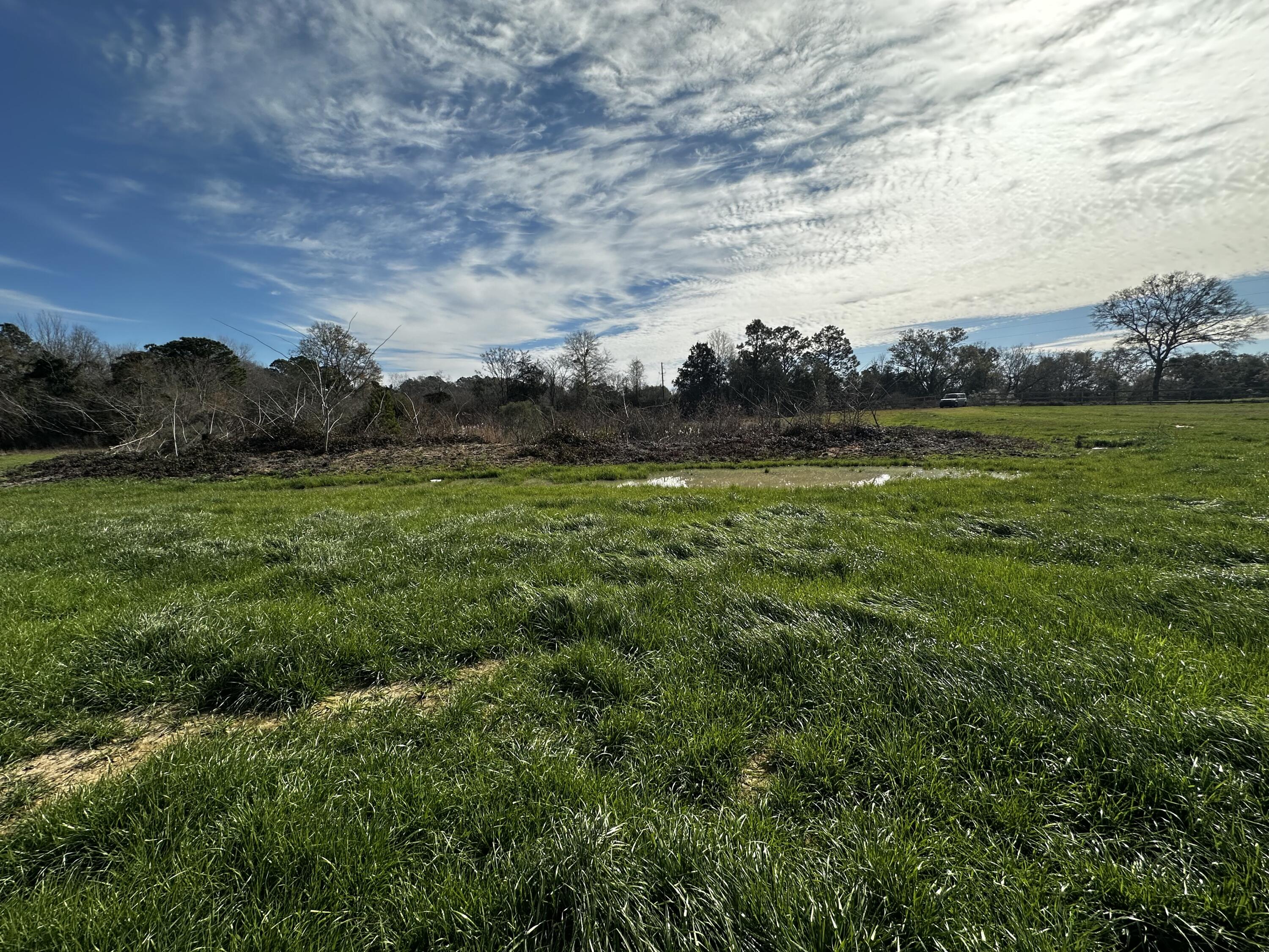 NO RECORDED SUBDIVISION - Land