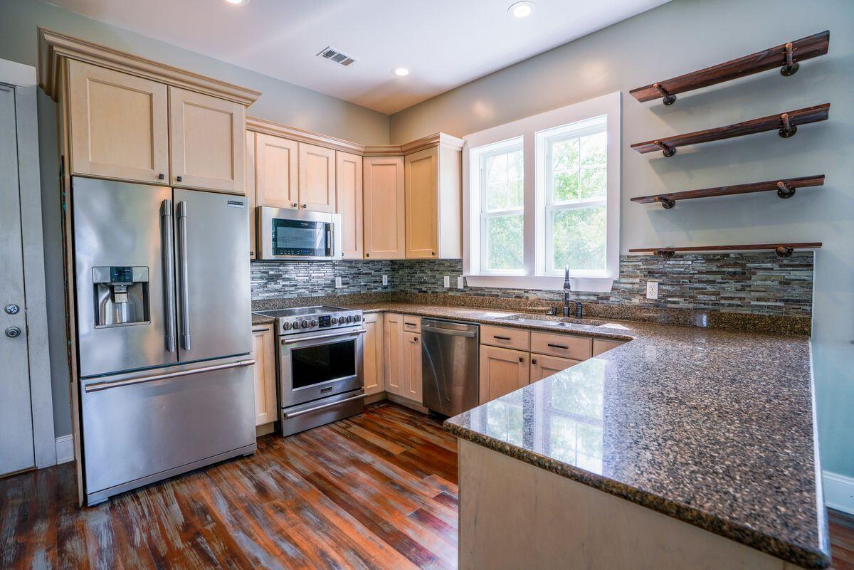 NO RECORDED PROJECT - Residential