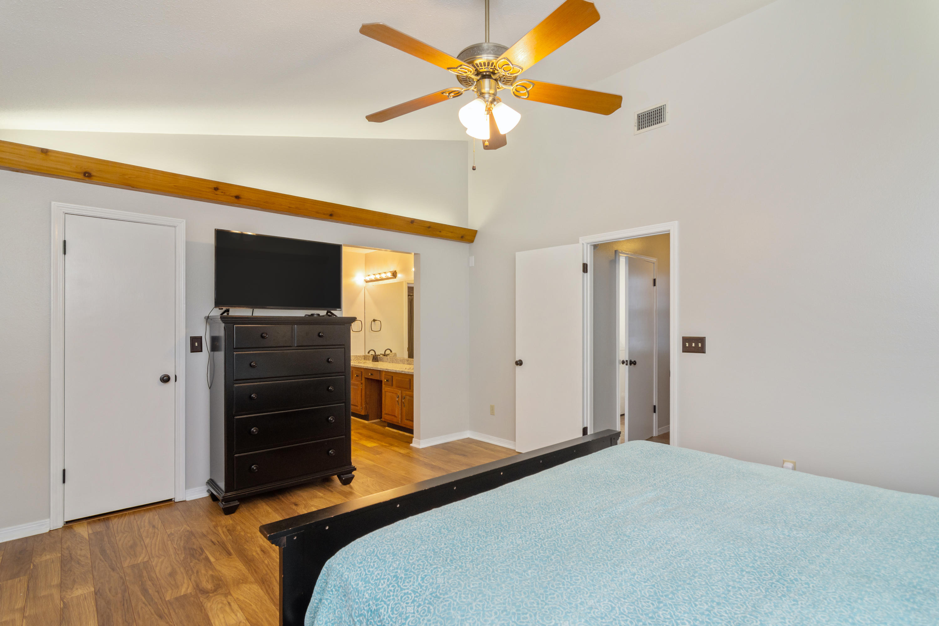 RIVERSIDE NORTH - Residential