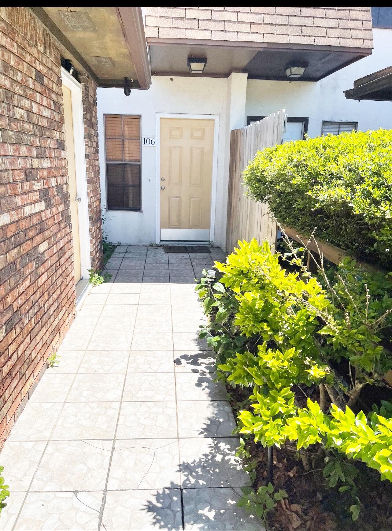 AVAILABLE!... April 20, 2022! 3 bed/2.5 bath in a great location and a short drive to Eglin AFB! Tile floors in the living area, kitchen, and hallway. New countertops in kitchen! Privacy fence complete with covered patio in backyard!No smoking inside, No utilities included. Pets allowed upon approval and nonrefundable pet fee.Minimum 600 FICO along with meeting rental criteria.