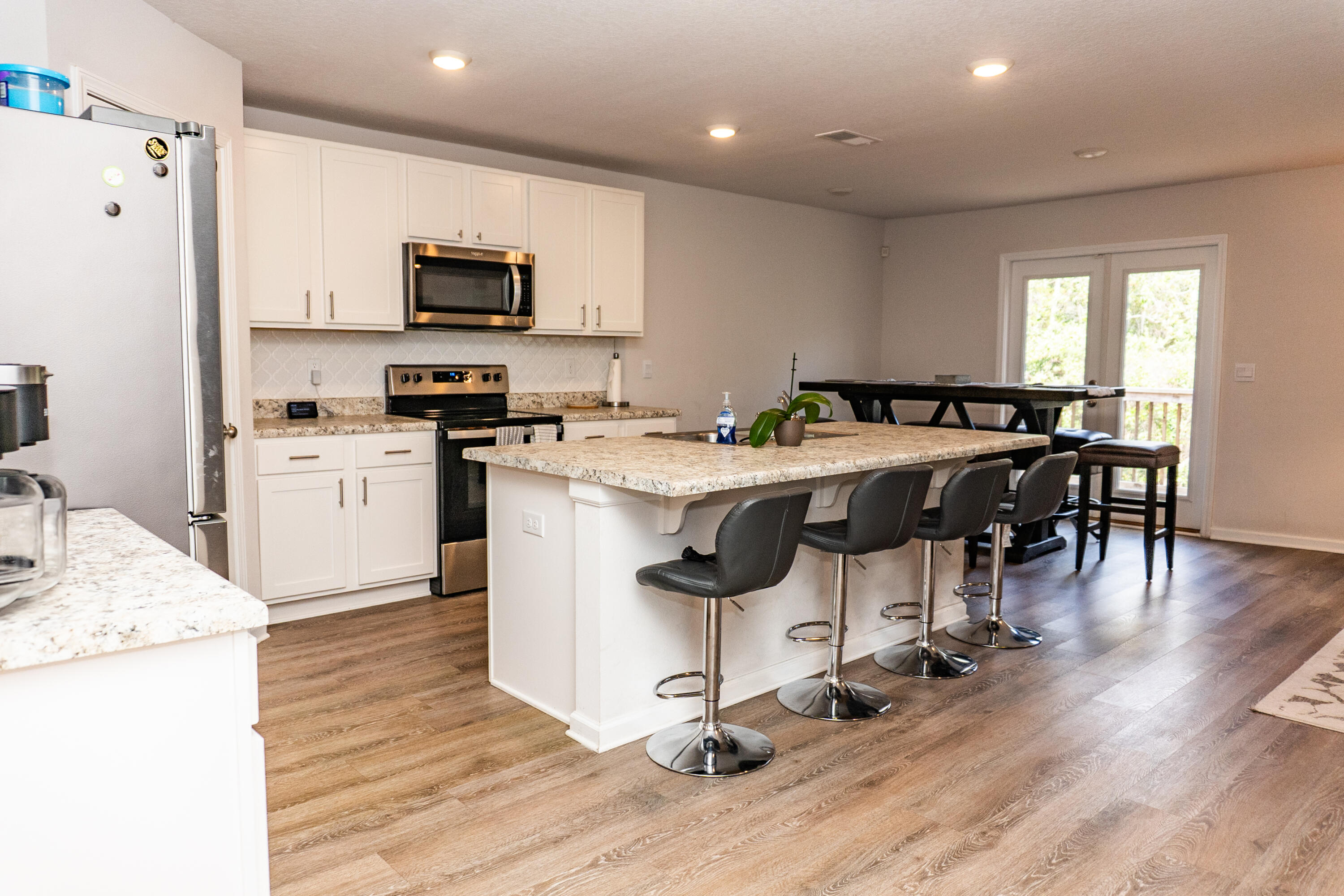 LAKERIDGE EST - Residential Lease