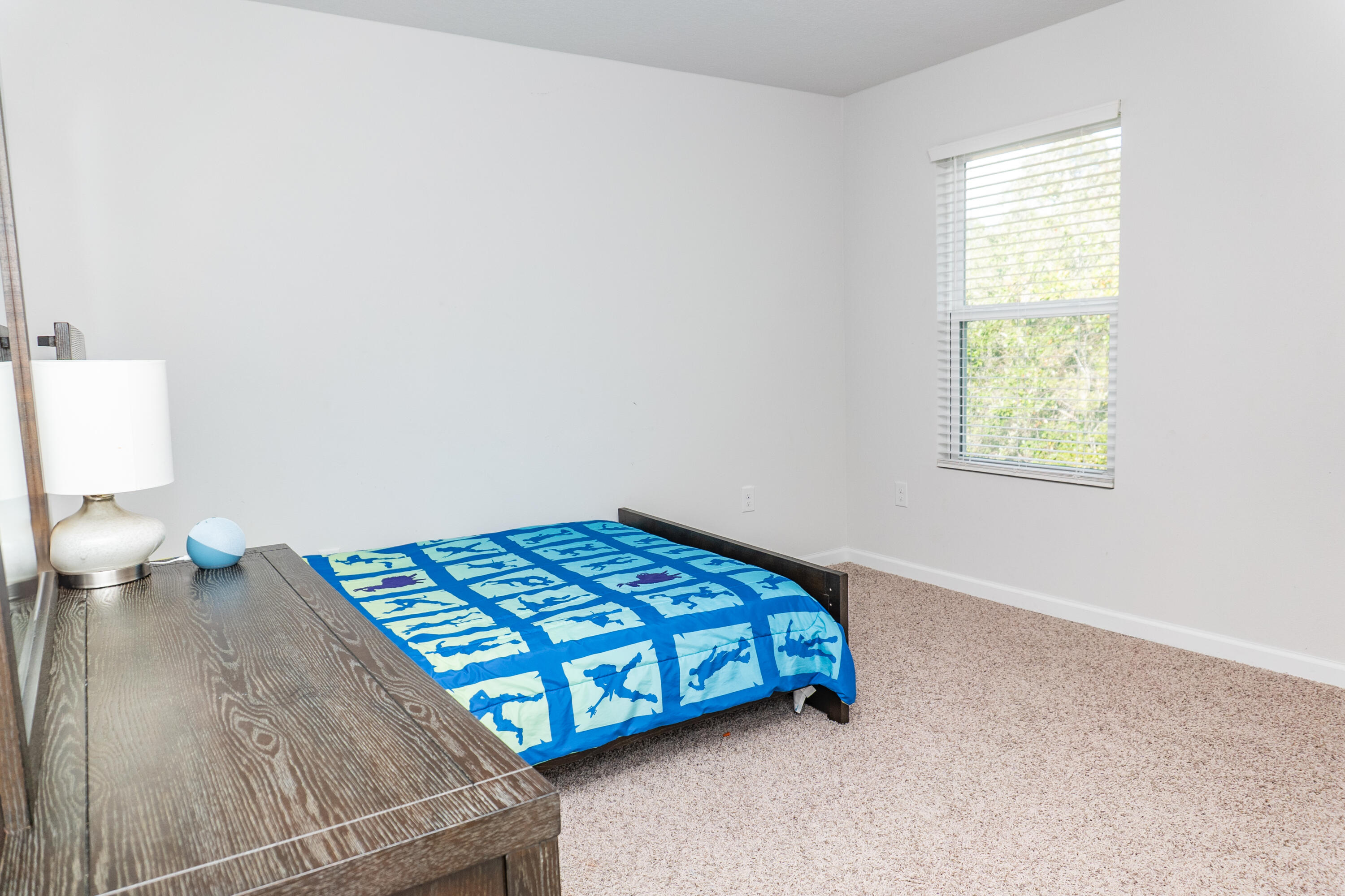 LAKERIDGE EST - Residential Lease