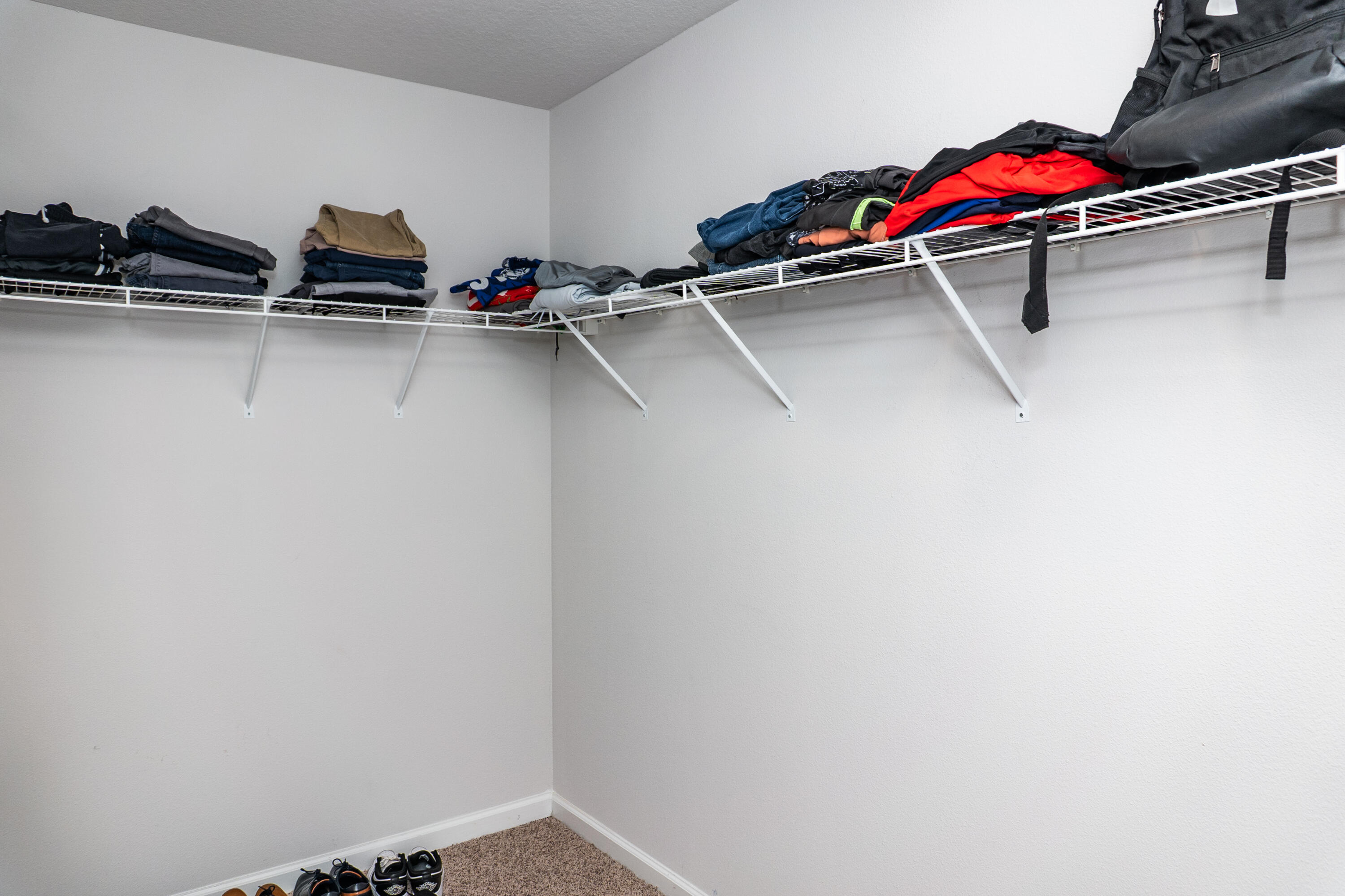 LAKERIDGE EST - Residential Lease