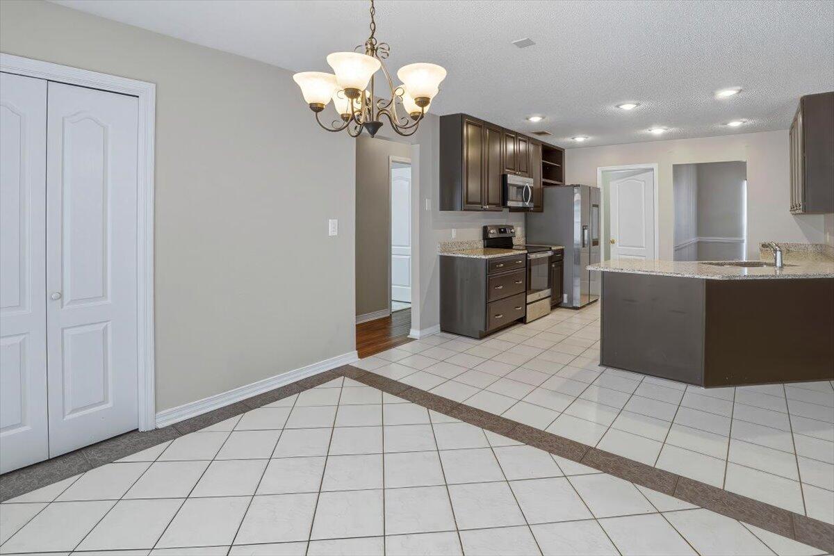 SHADOW OAK S/D - Residential Lease