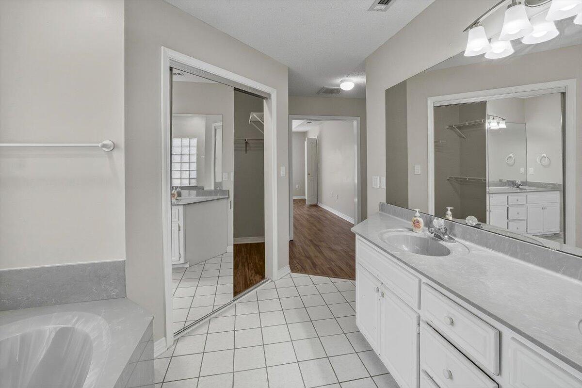 SHADOW OAK S/D - Residential Lease