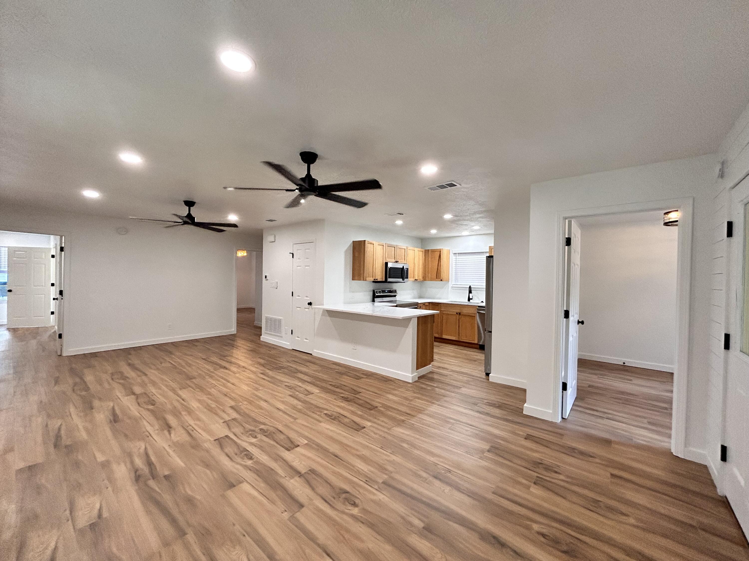GULFVIEW HEIGHTS 1ST ADDN - Residential Lease