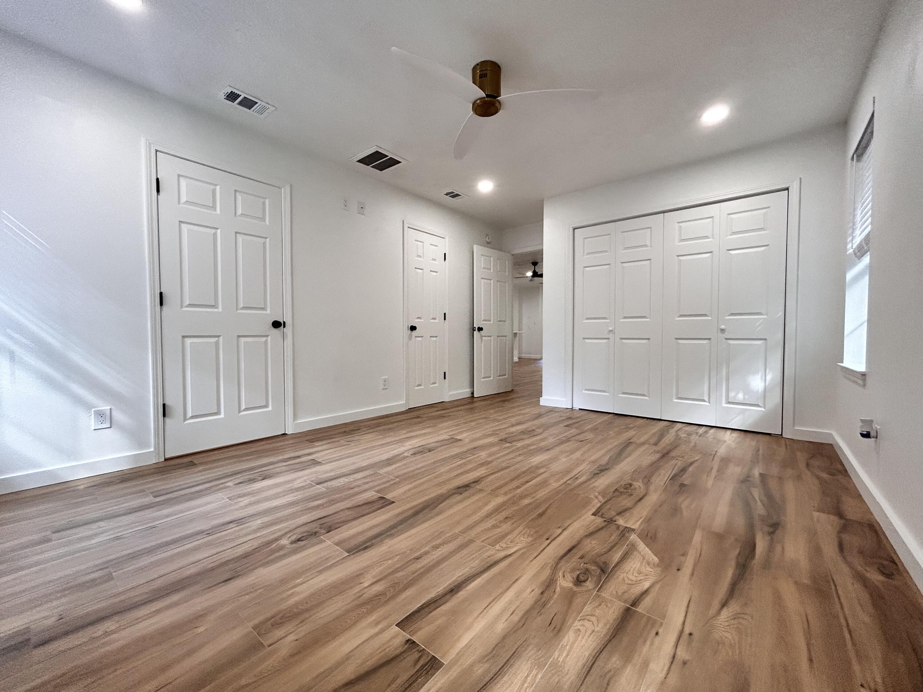 GULFVIEW HEIGHTS 1ST ADDN - Residential Lease
