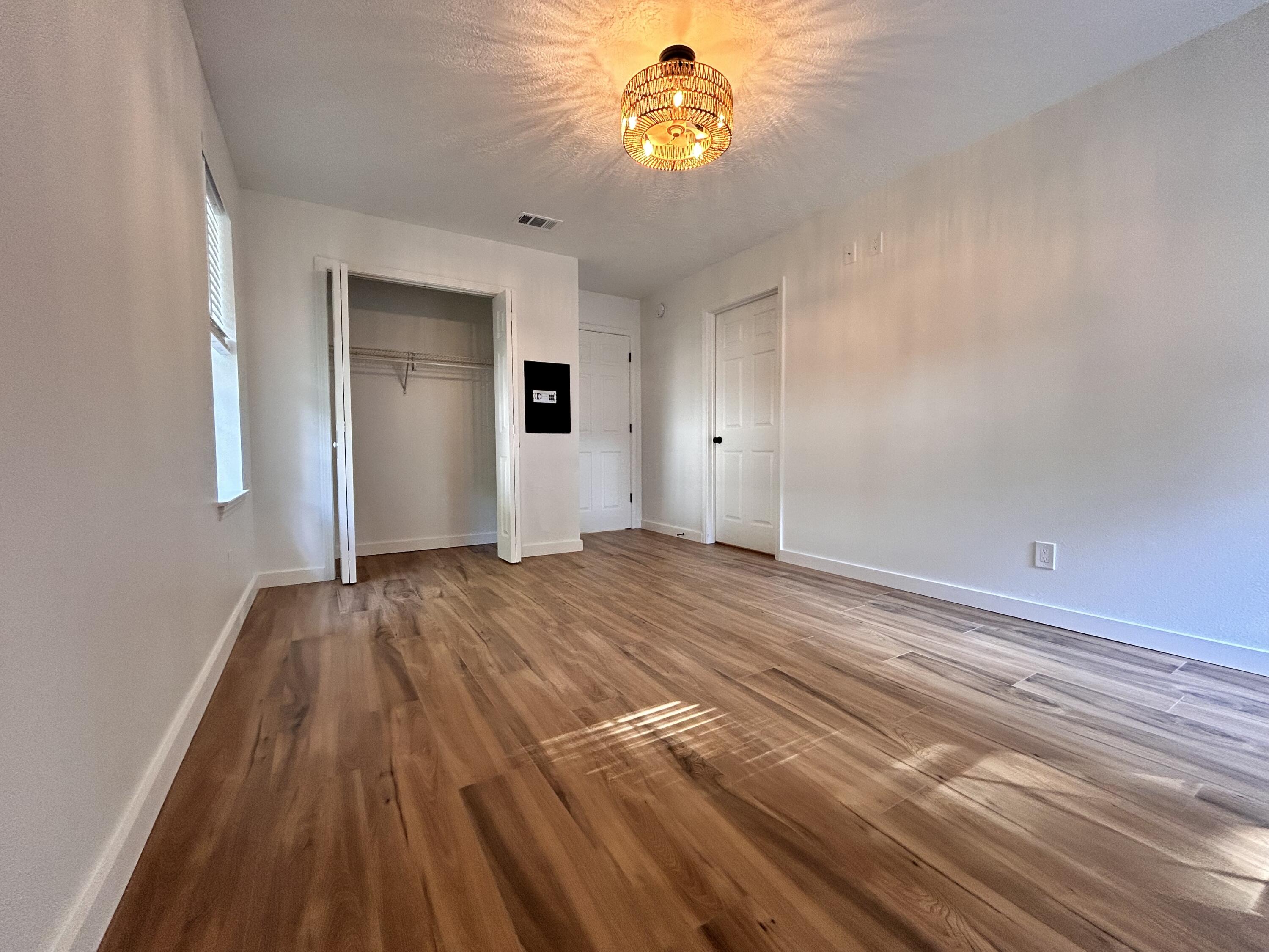 GULFVIEW HEIGHTS 1ST ADDN - Residential Lease