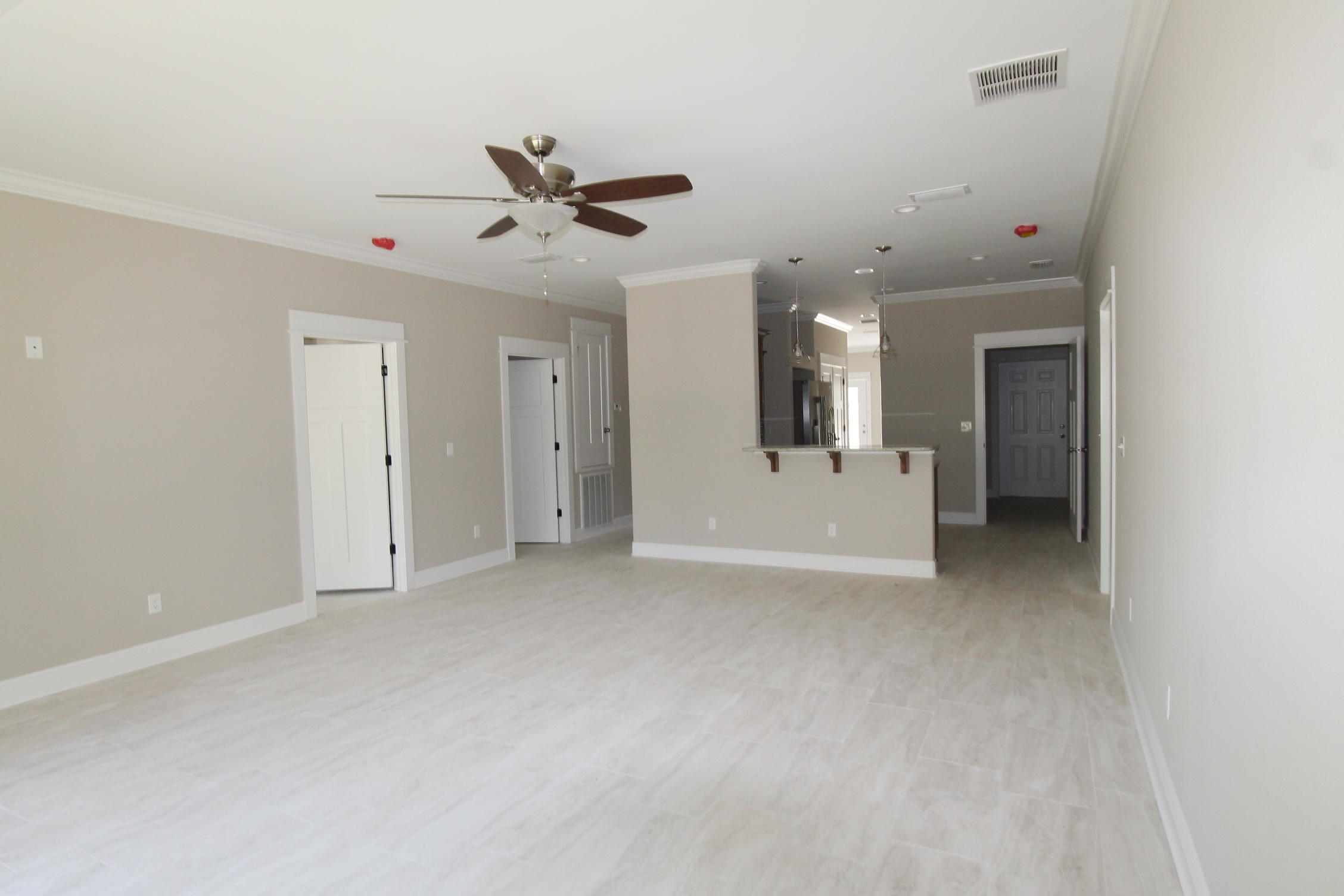 CRESCENT SHORES - Residential