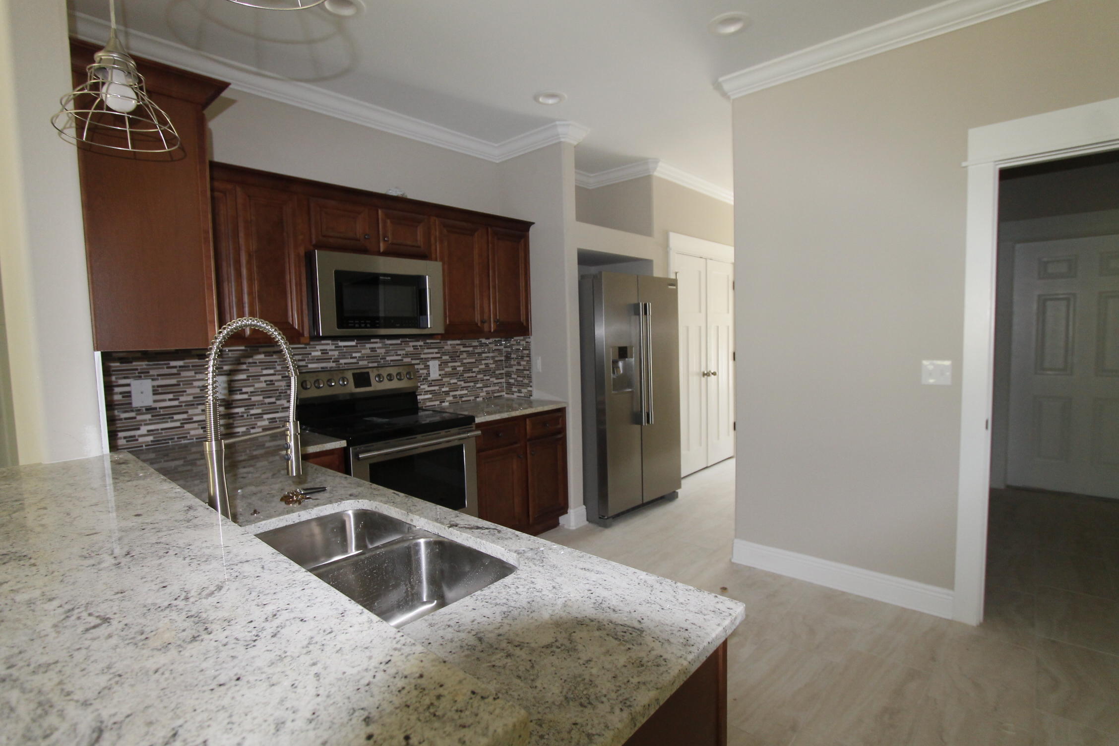 CRESCENT SHORES - Residential