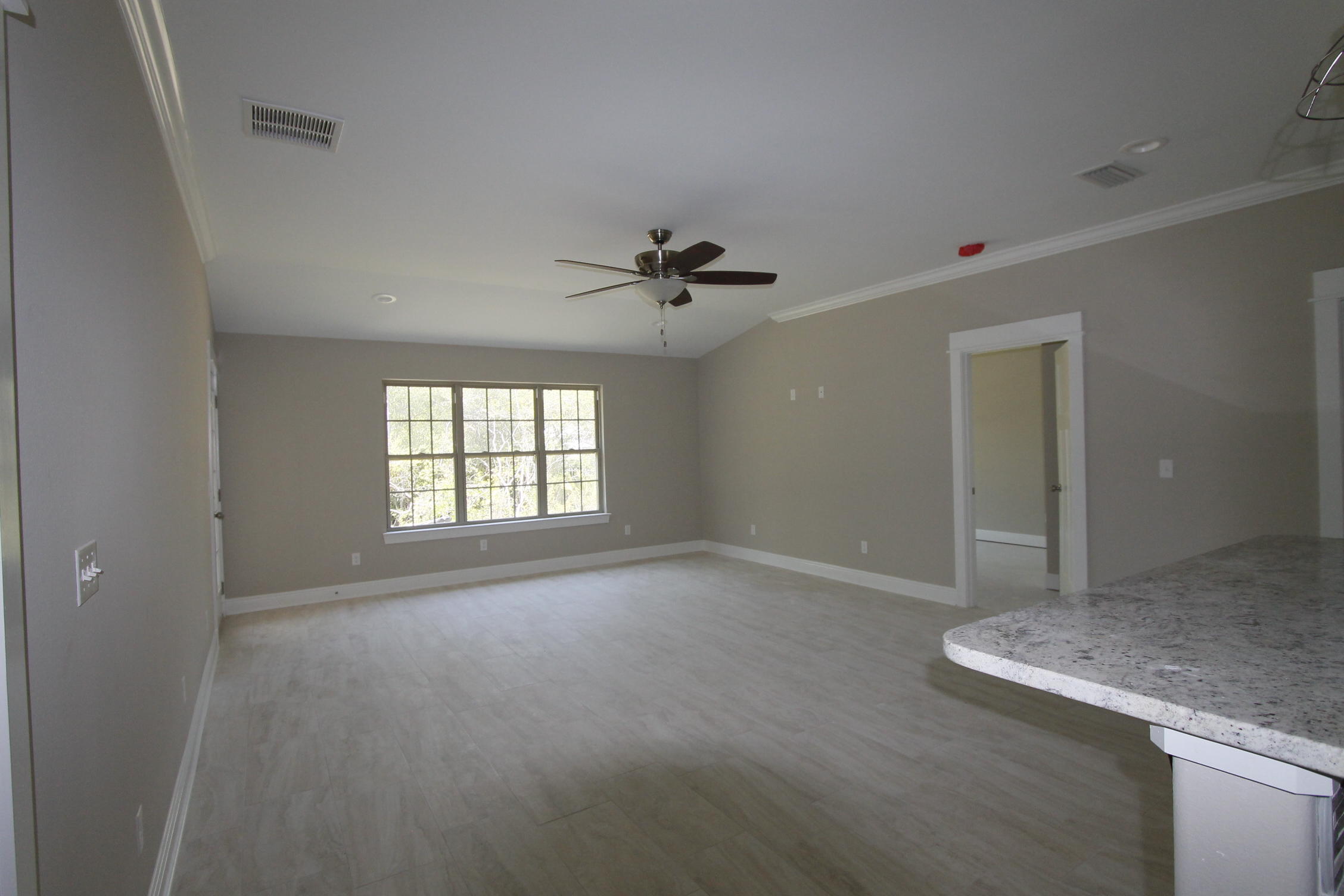 CRESCENT SHORES - Residential
