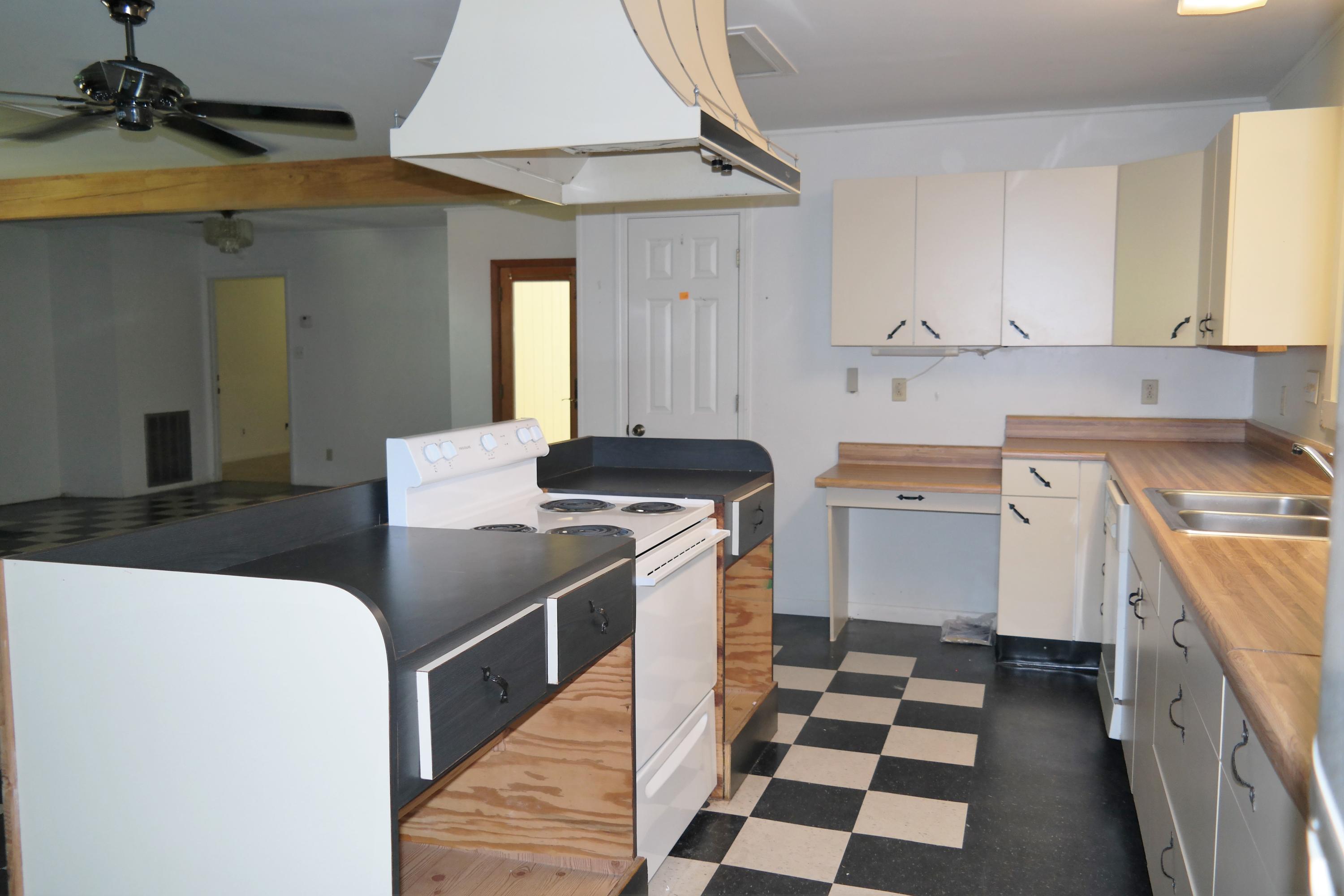 TOWN OF DEFUNIAK SPRINGS - Residential