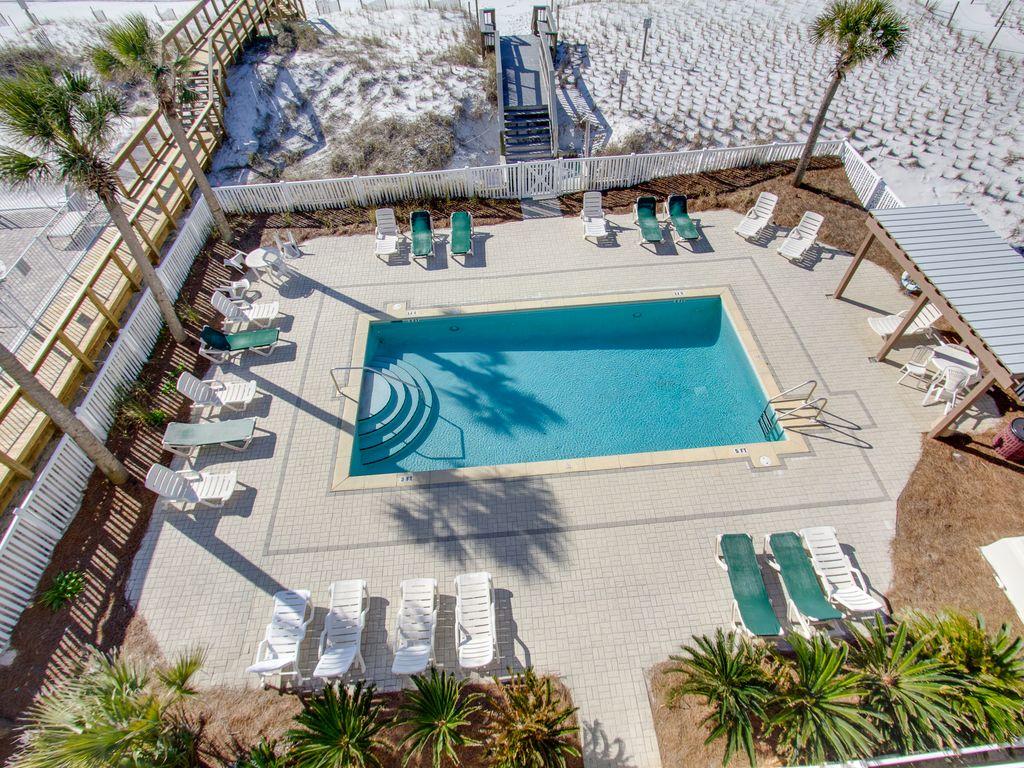 VERANDA CONDO - Residential