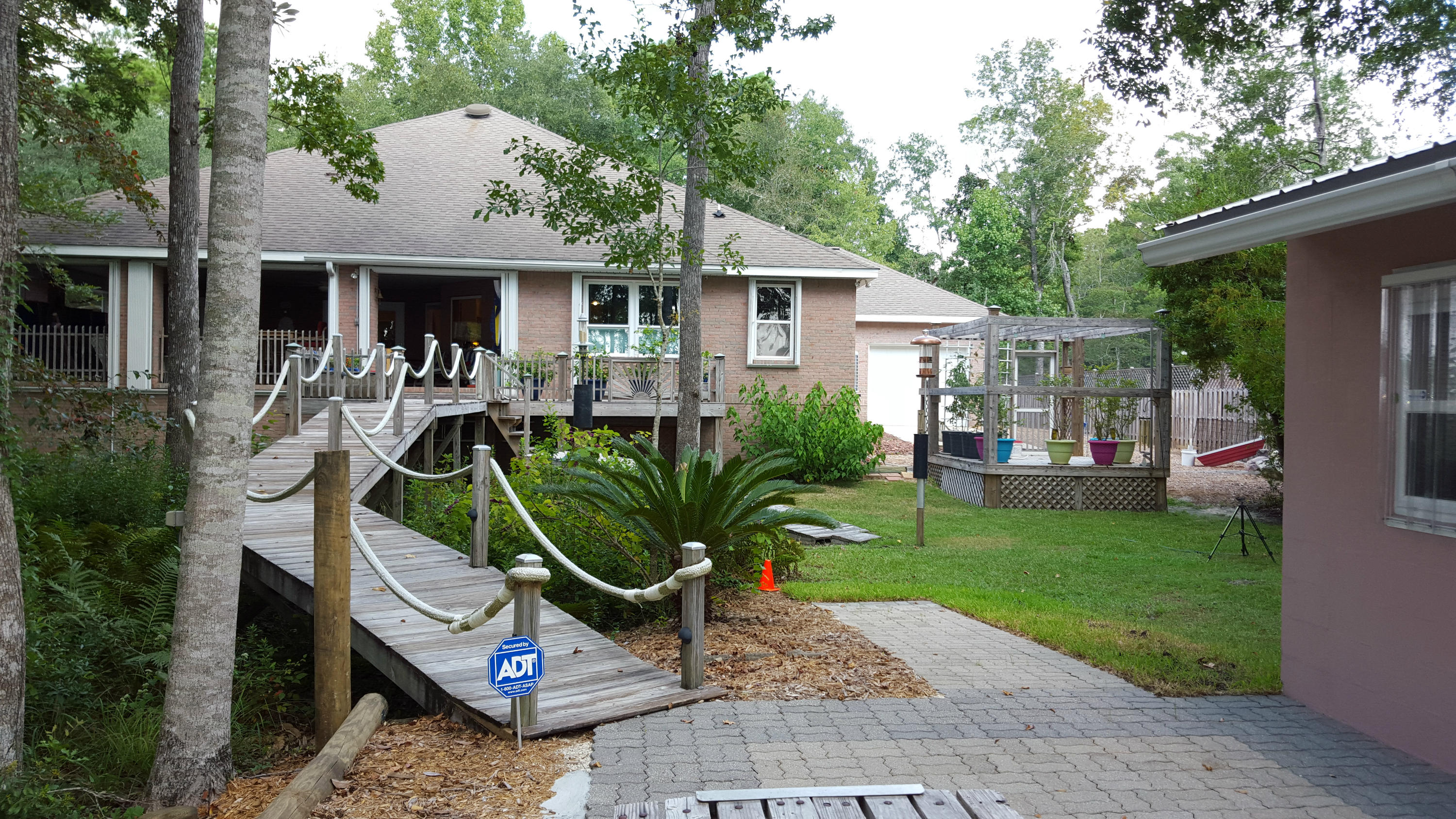 LAGRANGE SHORES - Residential