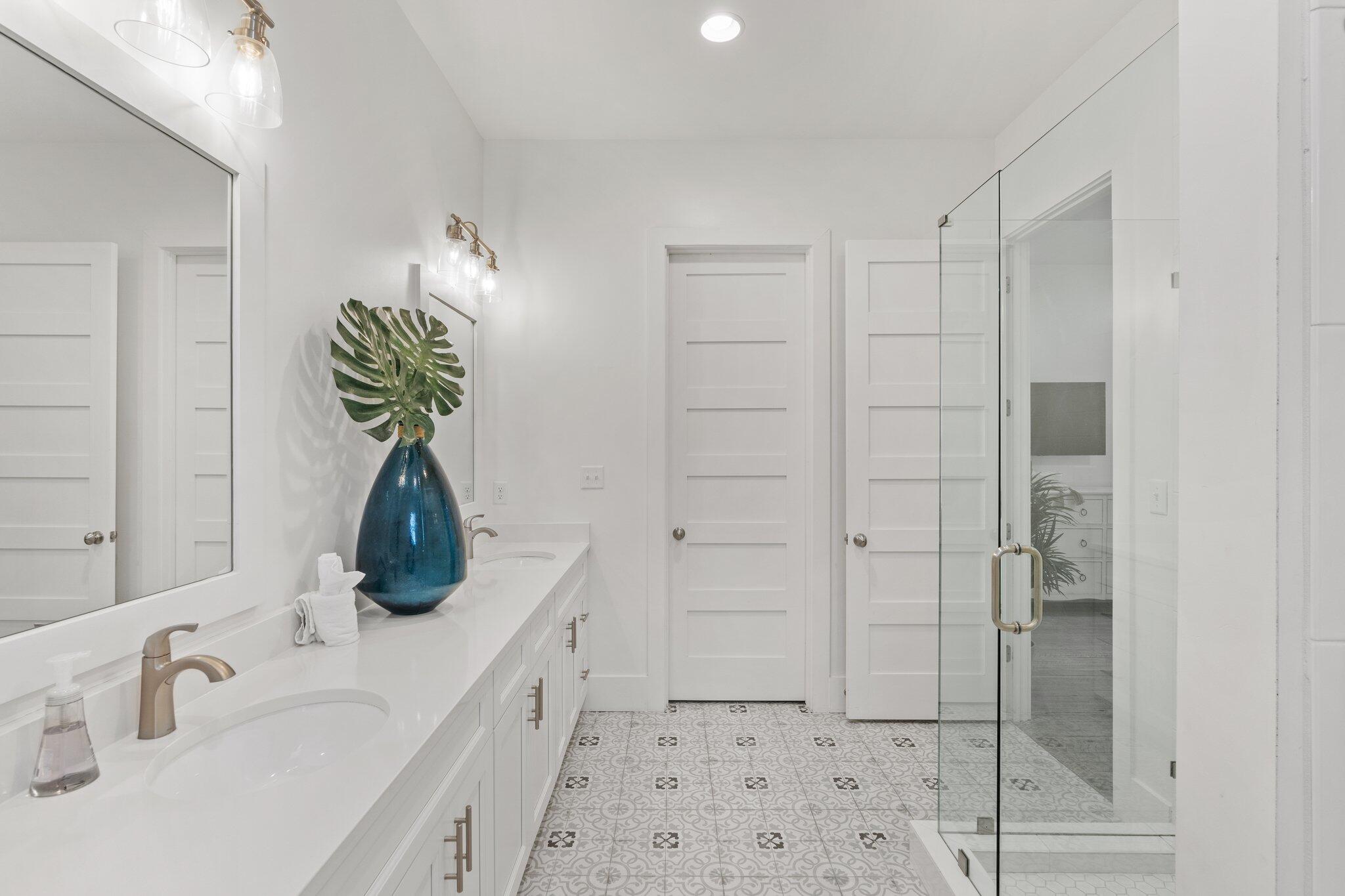 BLUE MOUNTAIN BEACH - Residential