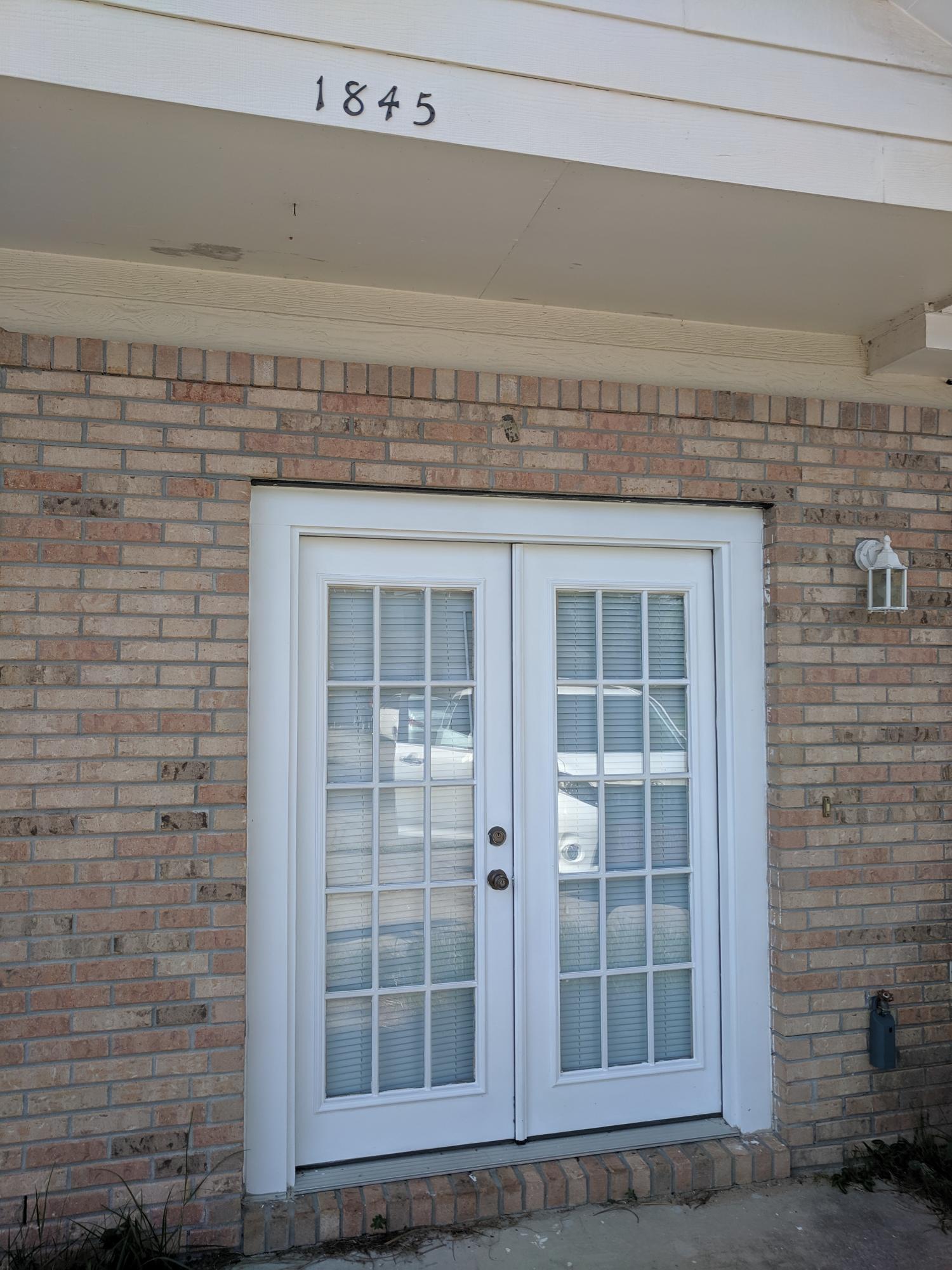Investors or first time home buyers - you need to see this one! Centrally located FWB town-home in a neighborhood with sidewalks. This home has 3 large bedrooms and 2 full baths with new marble counter-tops - it has a great floor-plan and is ready for you to make it your own. Enjoy the beautiful exotic granite counter-tops in the kitchen, which has lots of cabinets. The Kitchen opens to the dining and living areas. There's even a patio in the fenced back yard. Additional features include newer carpet in the upstairs bedrooms and plenty of closet space and the AC unit is from 2016. This home is close to everything - base, shopping, and schools.