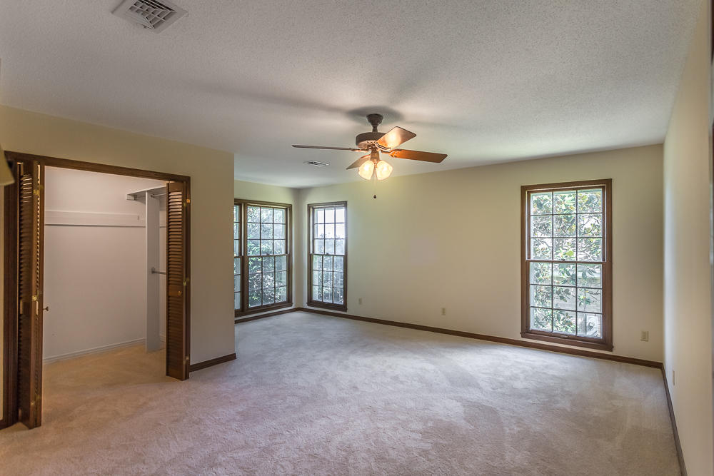 BAY WOODS - Residential
