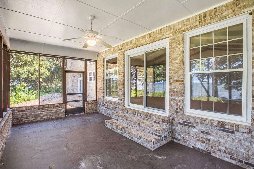 BAY WOODS - Residential