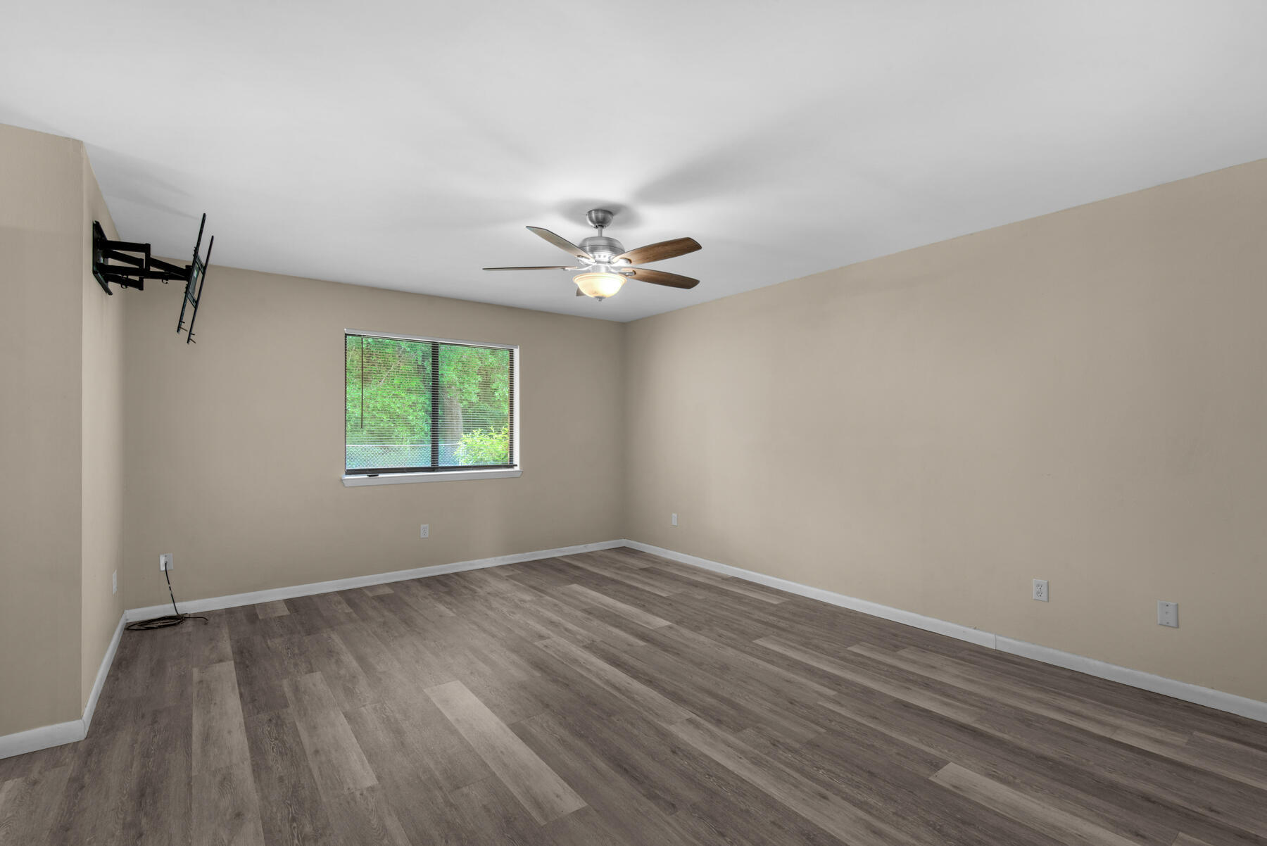 SHALIMAR - Residential Lease