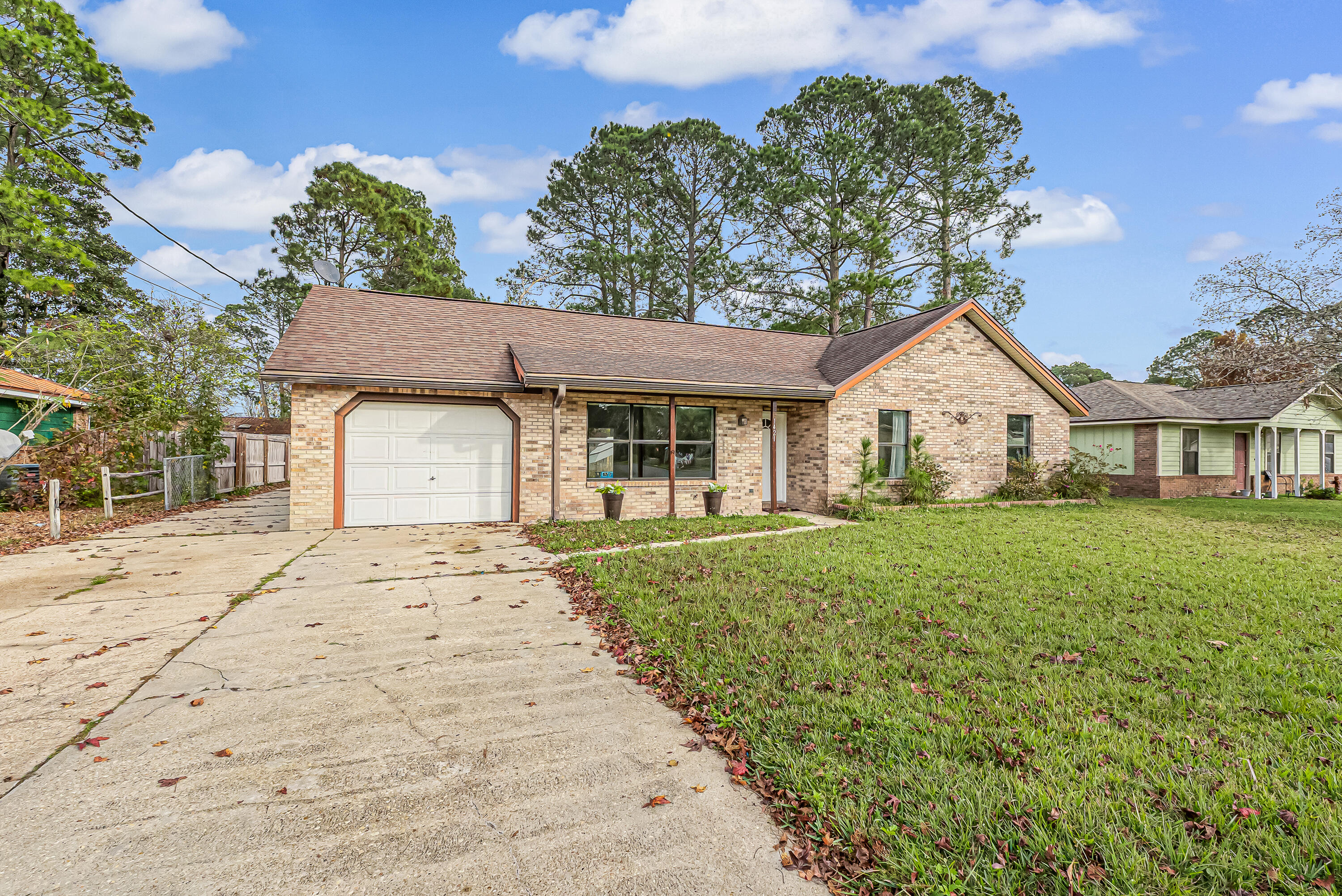 PINE MEADOWS - Residential