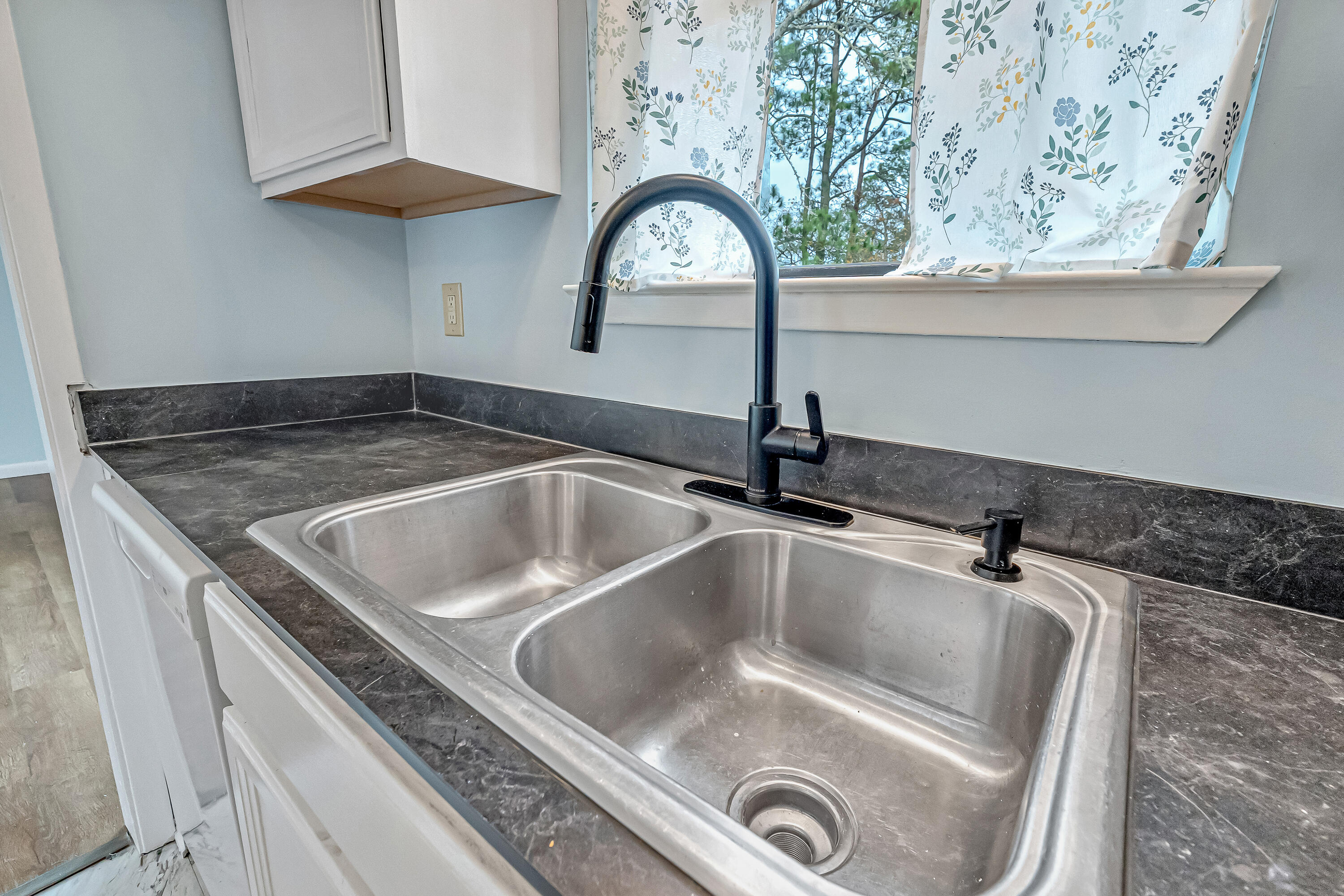 PINE MEADOWS - Residential