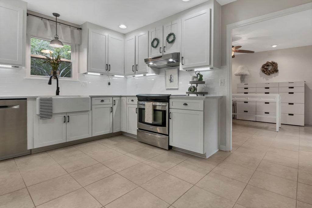 BLUEWATER BAY VILLAGE 1B - Residential