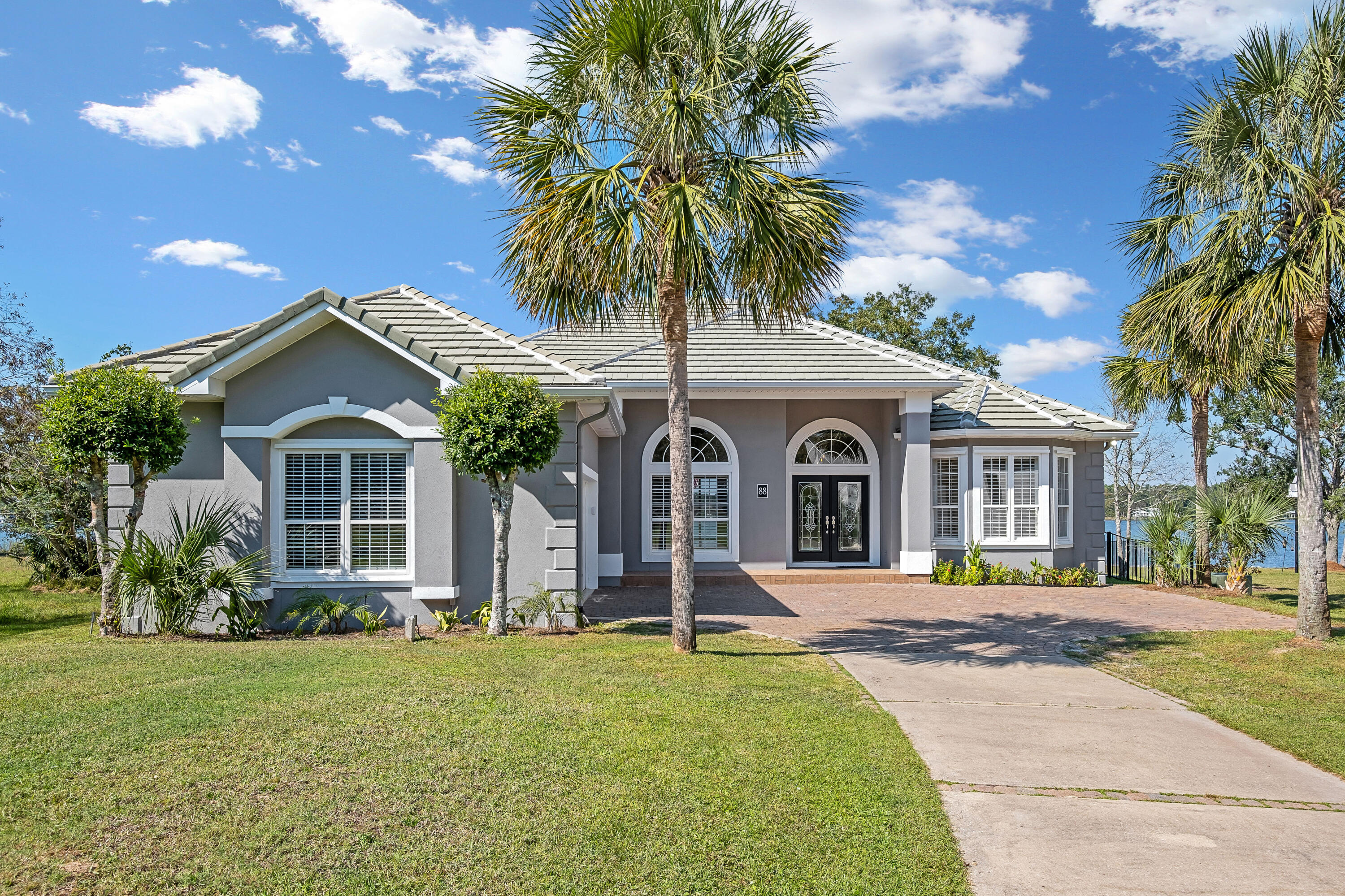 LAGRANGE COVE - Residential