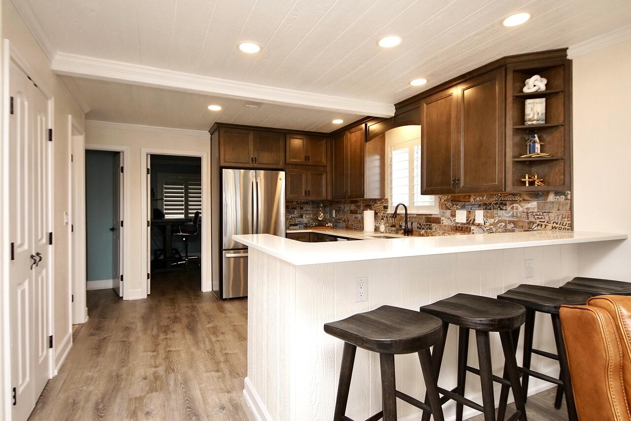 BAYVIEW WATERS CONDO - Residential