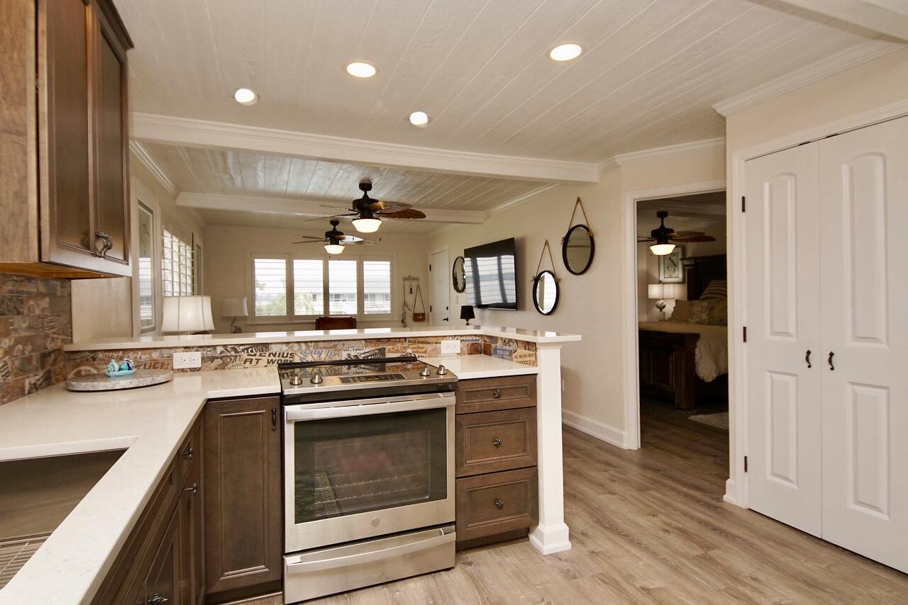 BAYVIEW WATERS CONDO - Residential