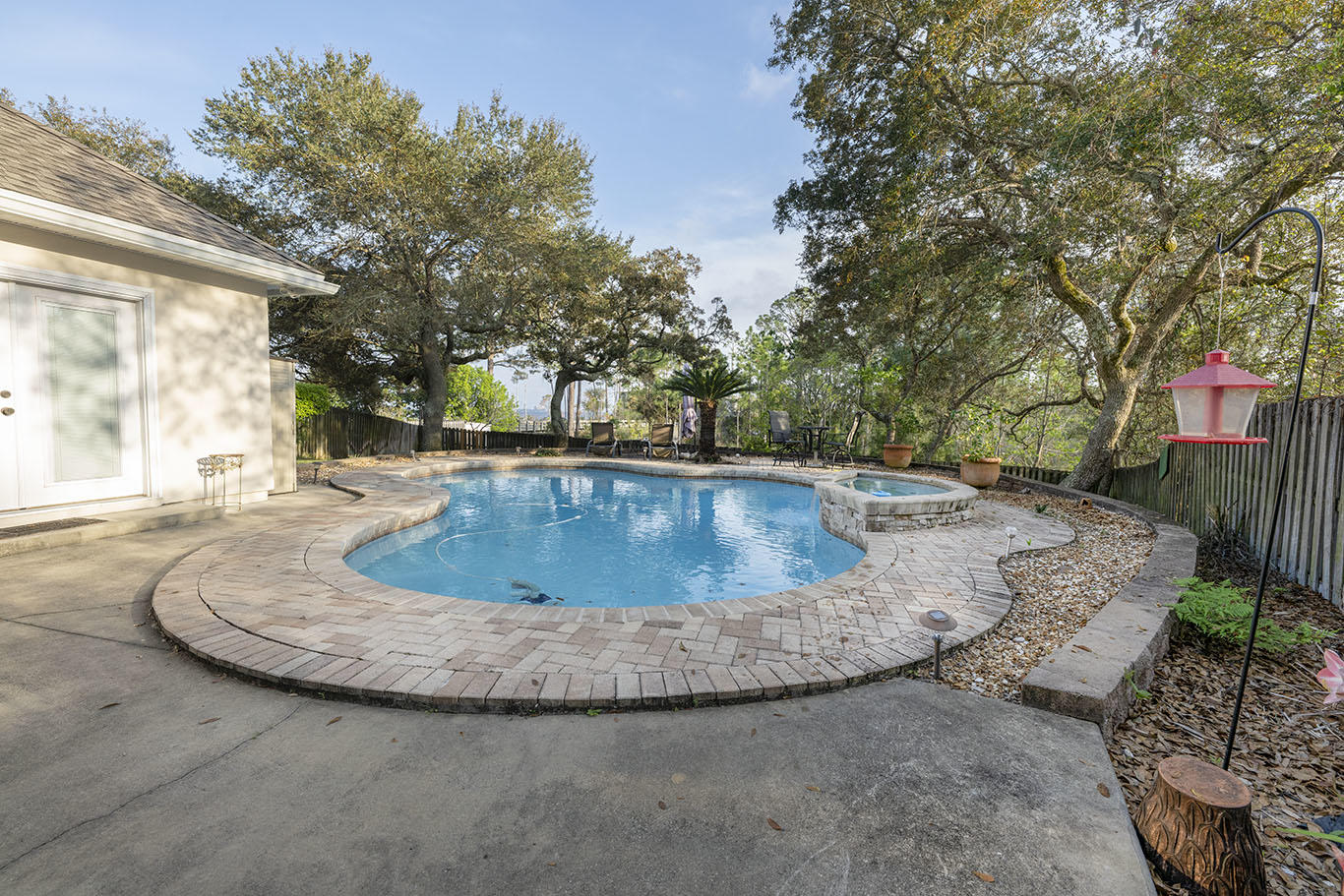 LAKE POINTE - Residential