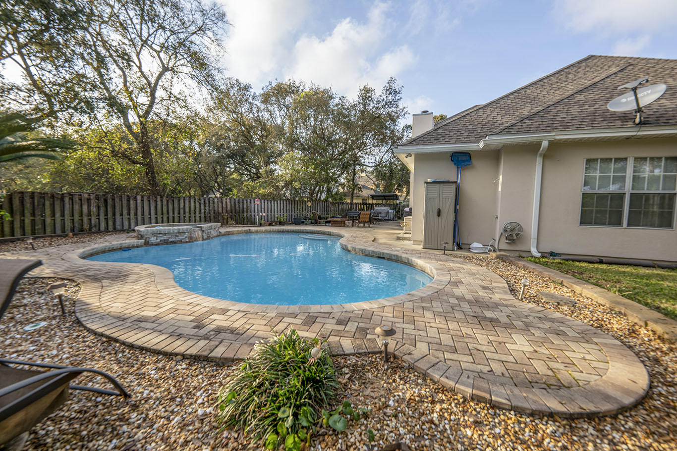 LAKE POINTE - Residential