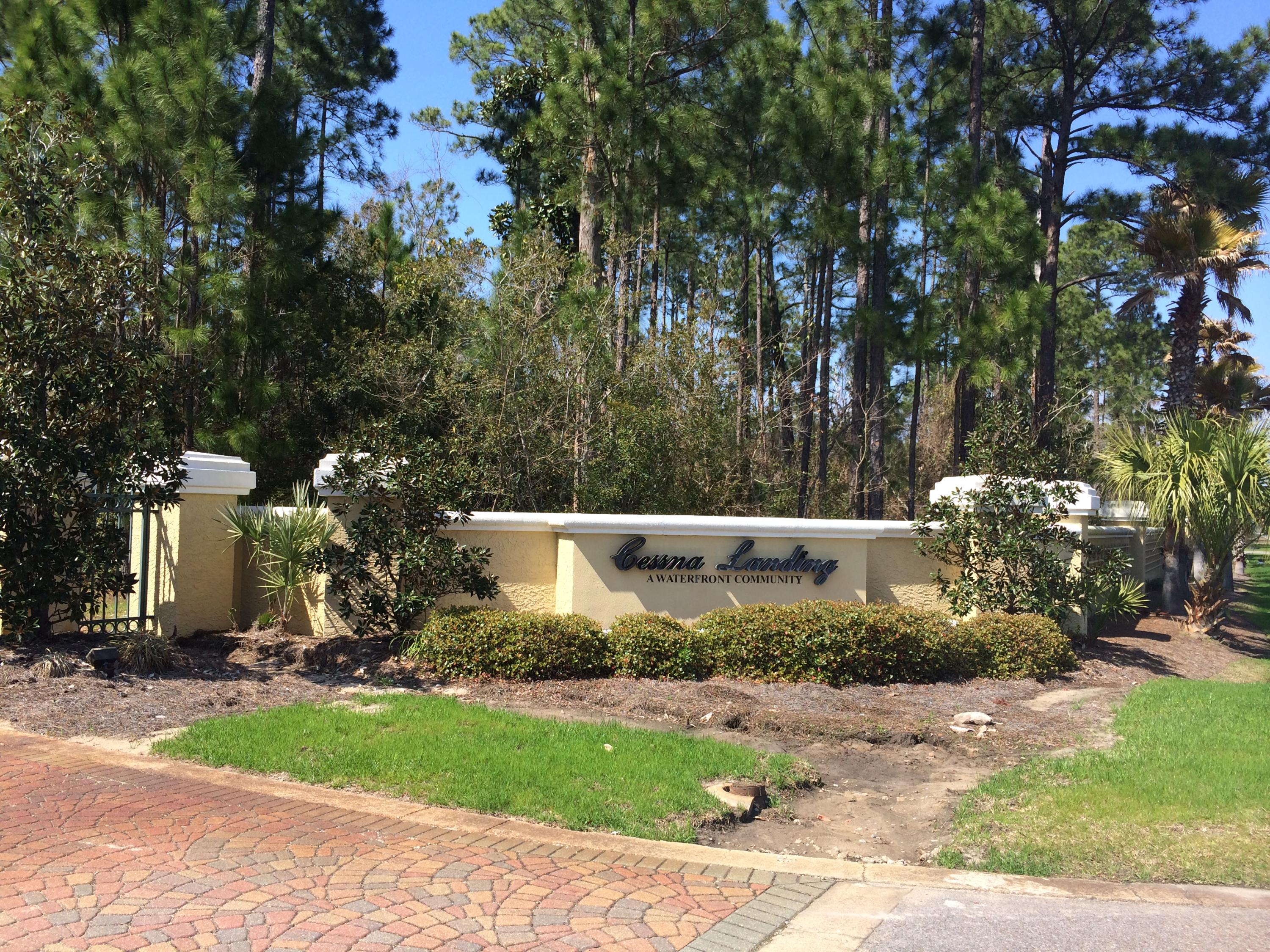 Cessna Landing - Land