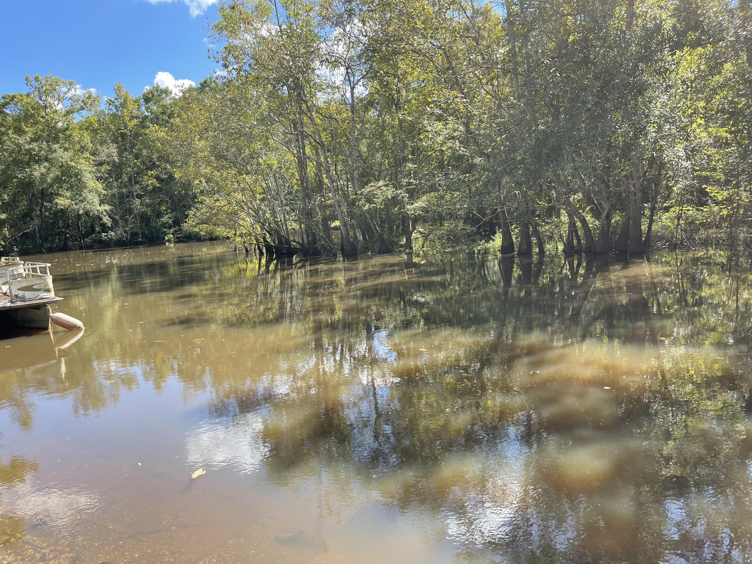 SMOKEHOUSE LAKE ESTATES UNREC - Residential