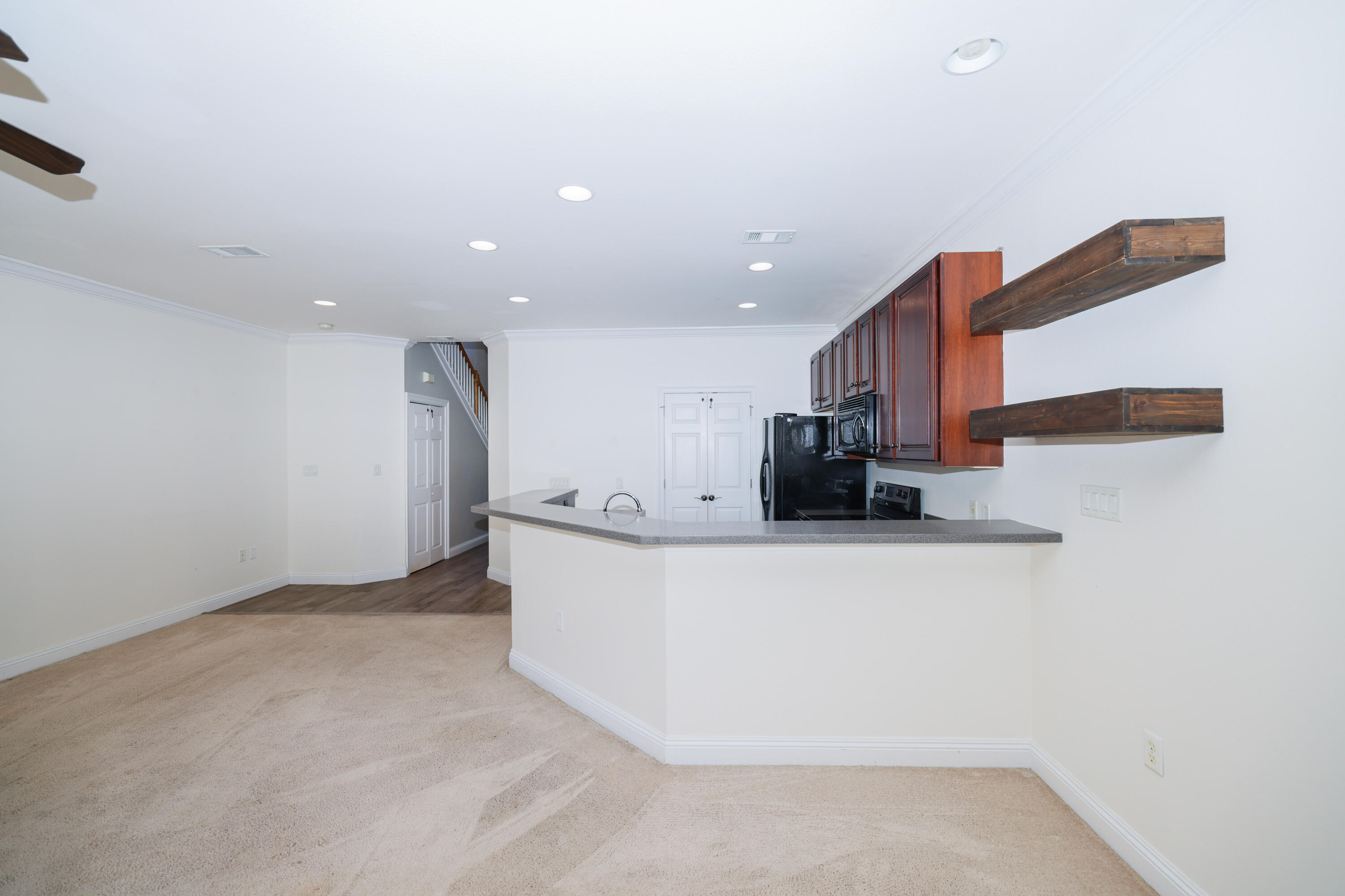 WALTON OAKS - Residential