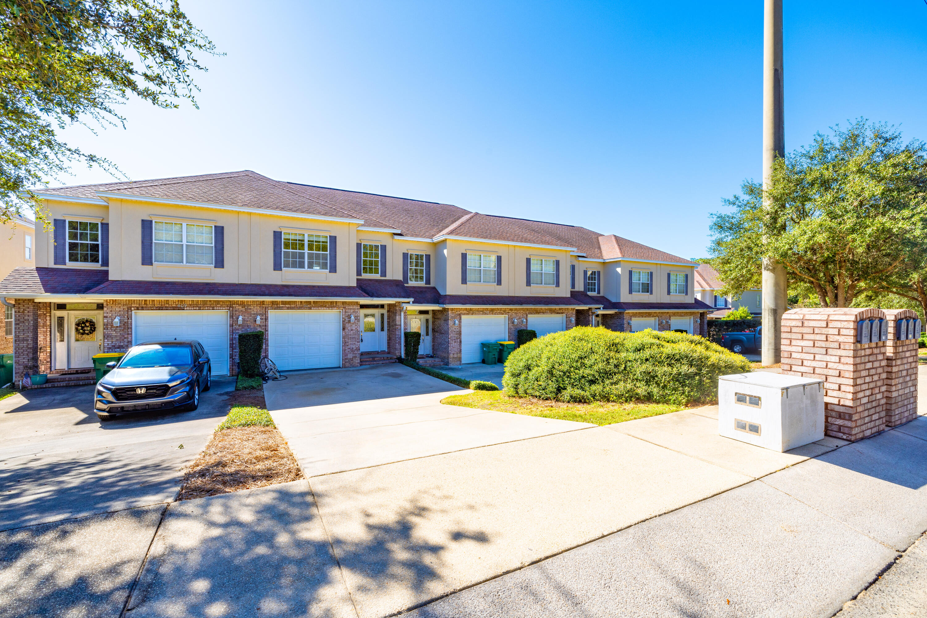 WALTON OAKS - Residential