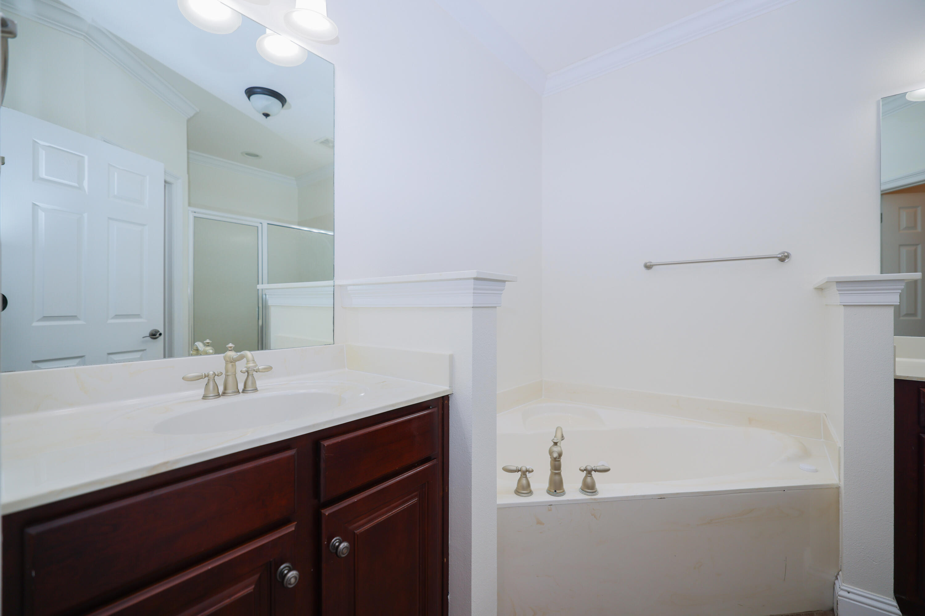 WALTON OAKS - Residential