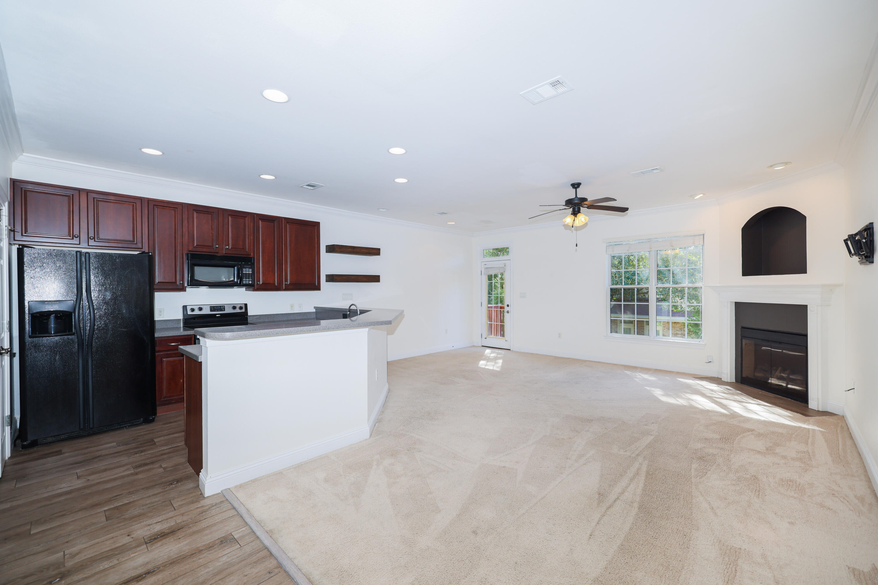 WALTON OAKS - Residential