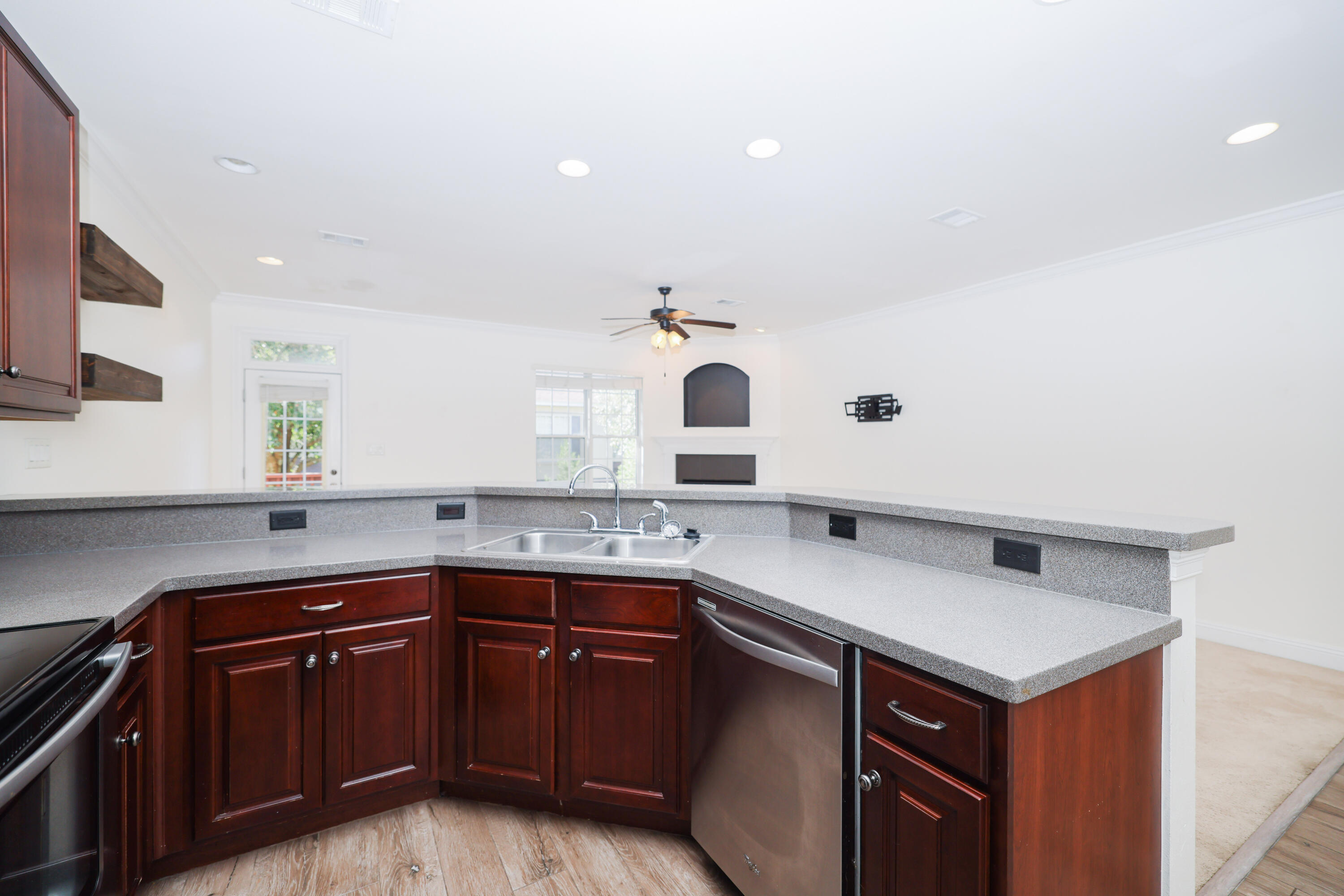 WALTON OAKS - Residential