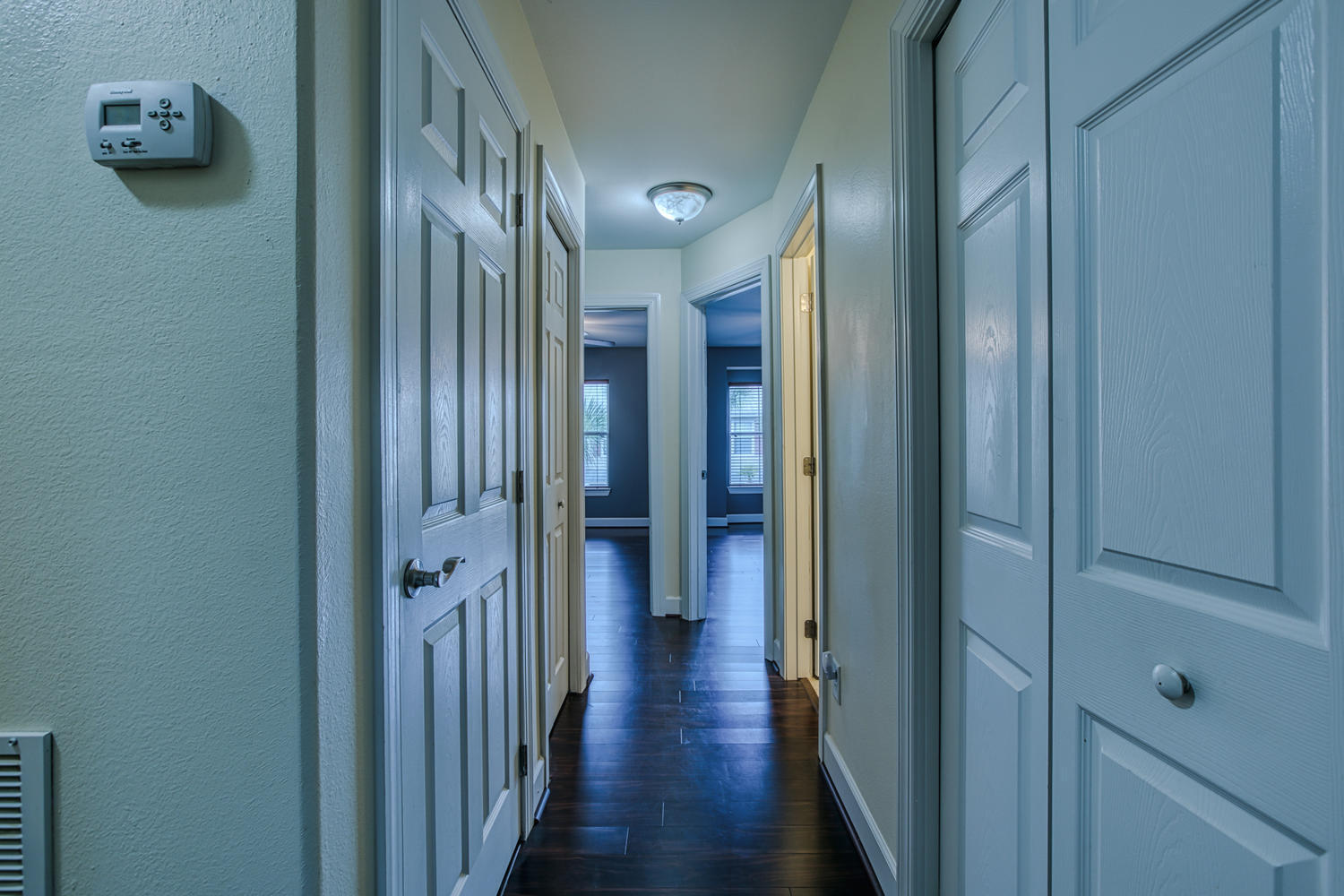 EAGLE BAY - Residential