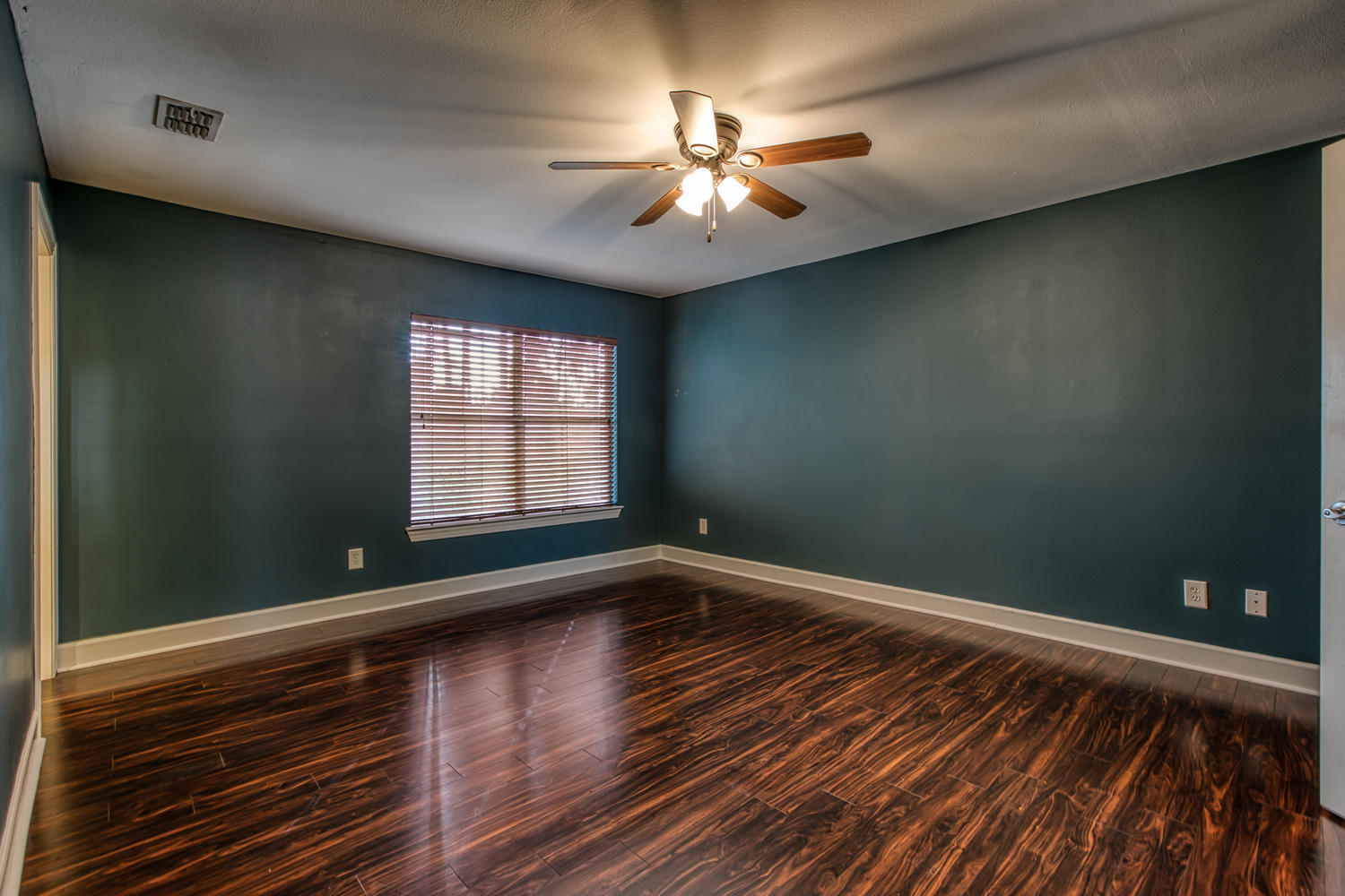 EAGLE BAY - Residential