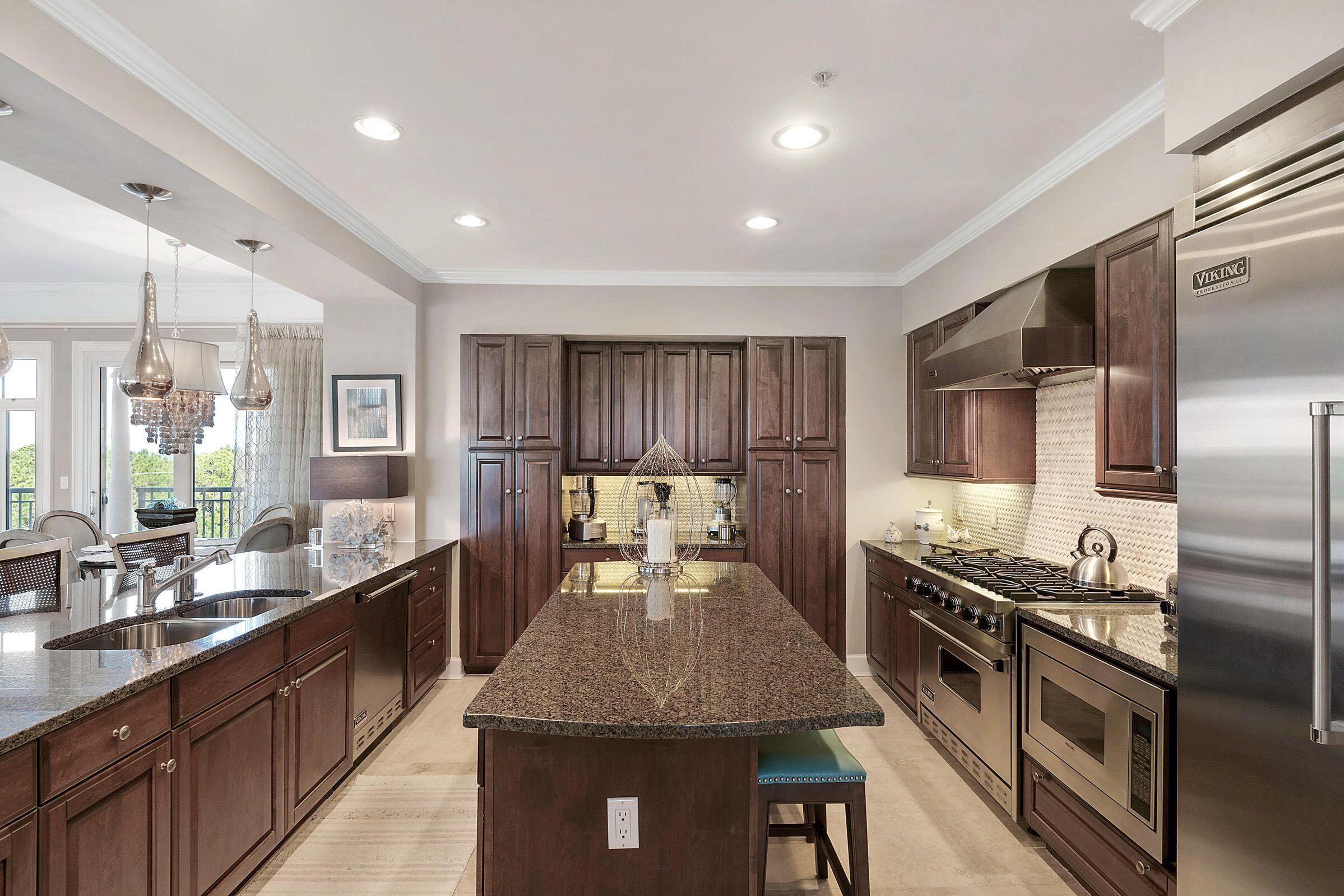 ONE WATER PLACE AT KELLY PLANTATION - Residential