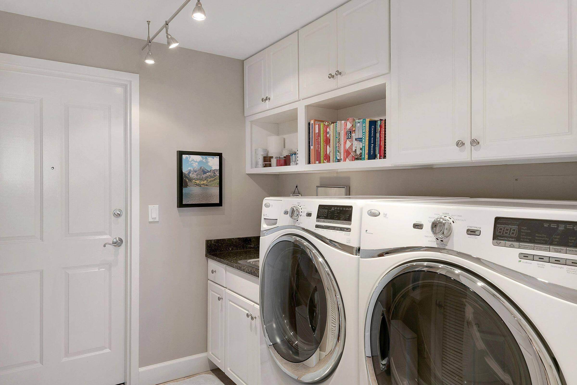 ONE WATER PLACE AT KELLY PLANTATION - Residential