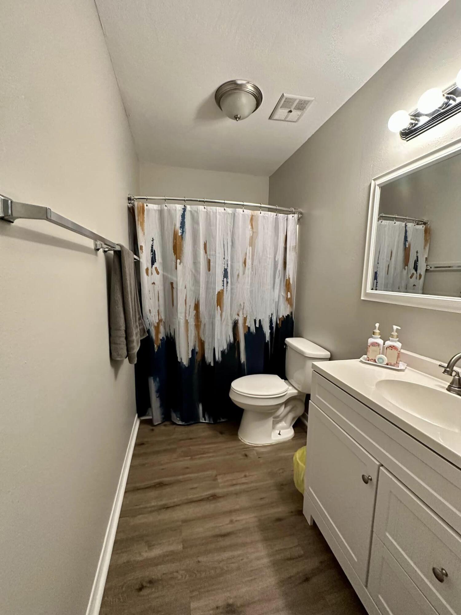 SANDY POINTE - Residential Lease