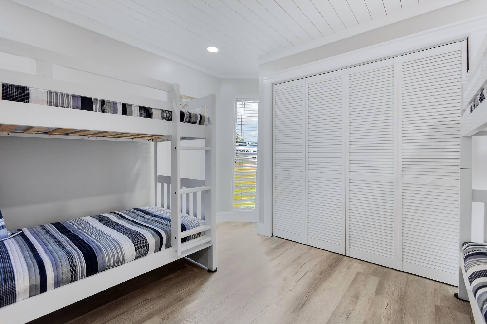 HARBUR ARMS CONDO - Residential