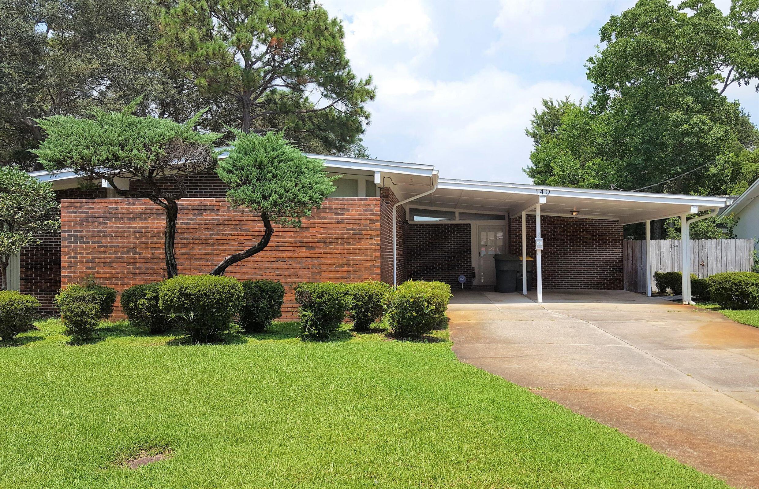 MULTIPLE OFFERS. Highest and best by 3/26. Investment or fixer-upper in the fantastic location of Ferry Park. Convenient to schools, military bases, beaches, shopping, restaurants, Fort Walton Yacht Club, downtown FWB, and much more! Take advantage of the fixer-upper price and make it your own.