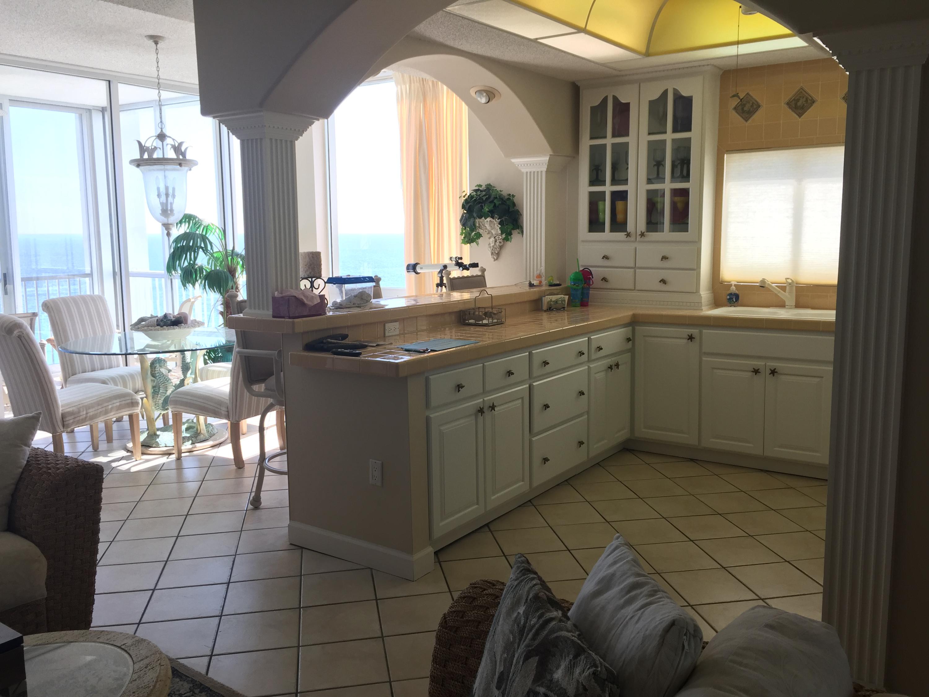 SHORELINE TOWERS 1 - Residential